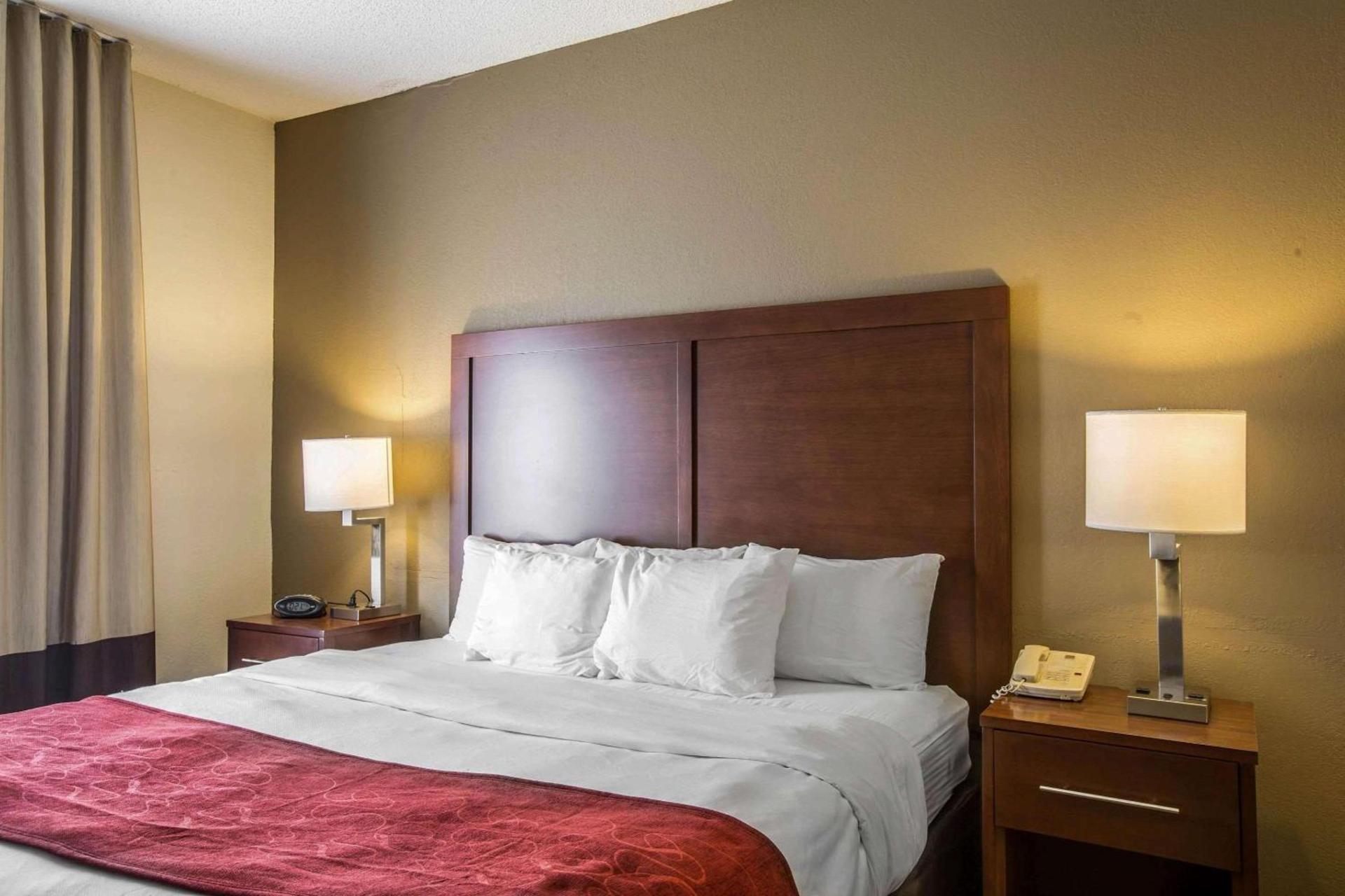 Quality Suites Morristown West photo 15