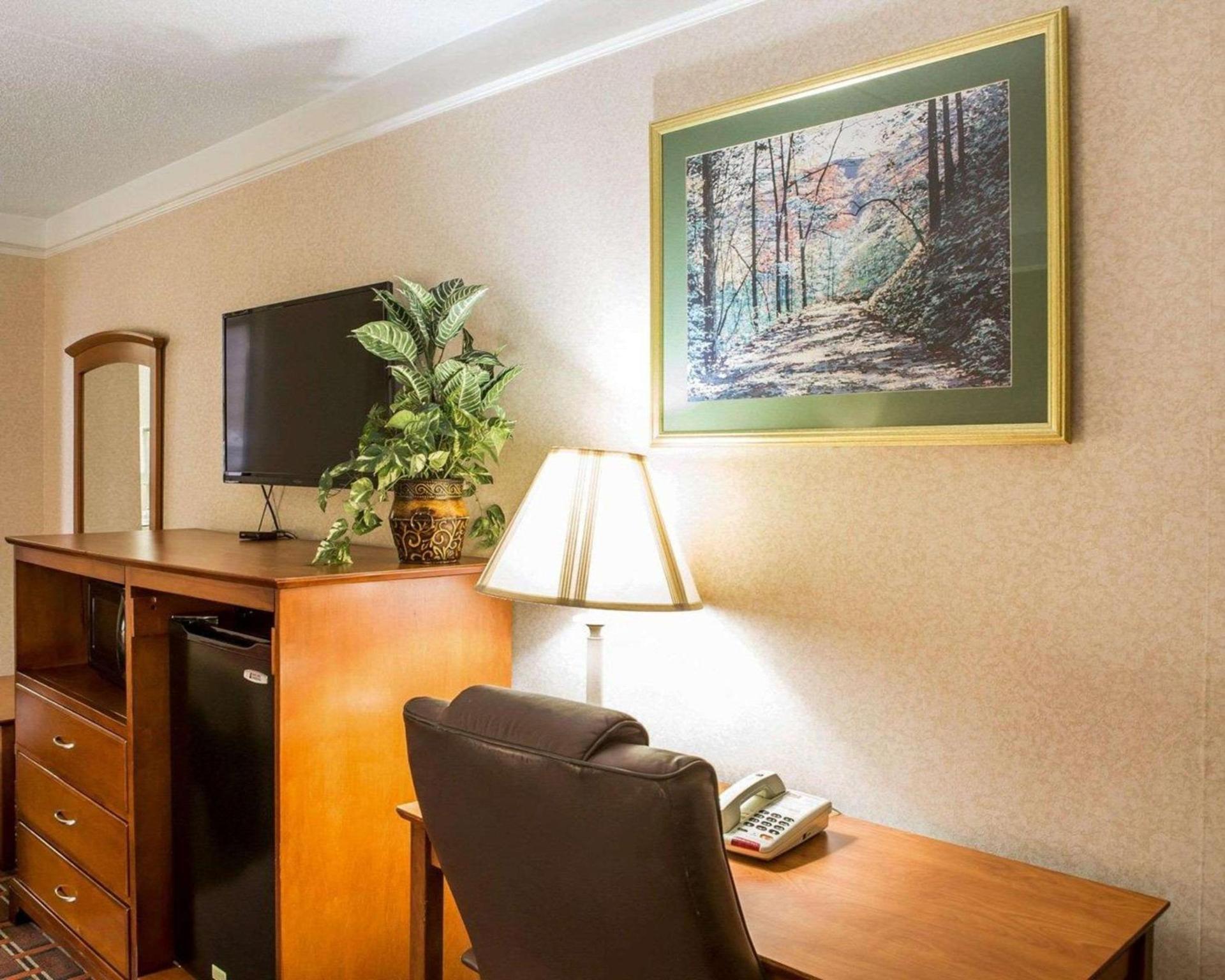 Econo Lodge North photo 6