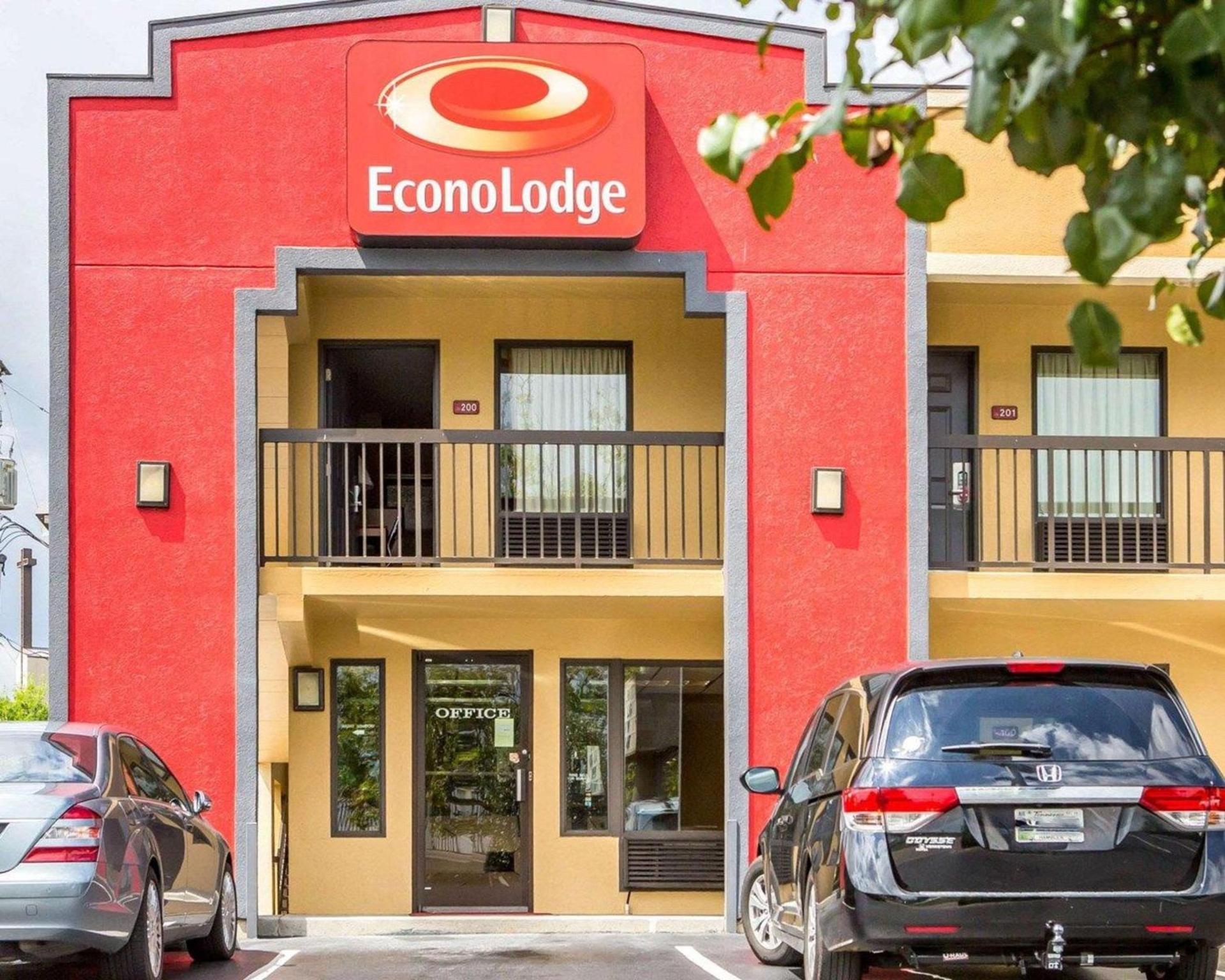 Econo Lodge North photo 1