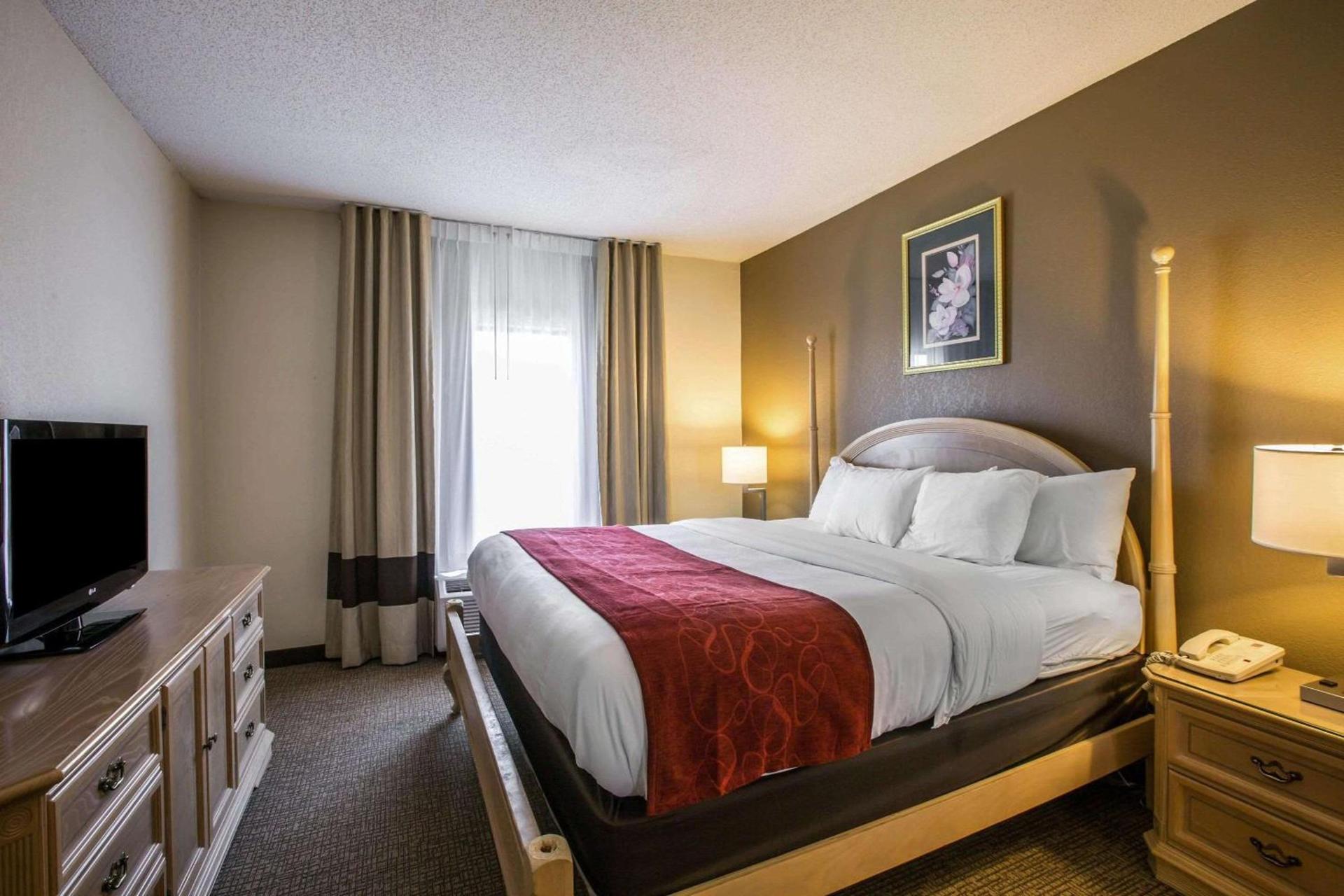 Quality Suites Morristown West photo 7