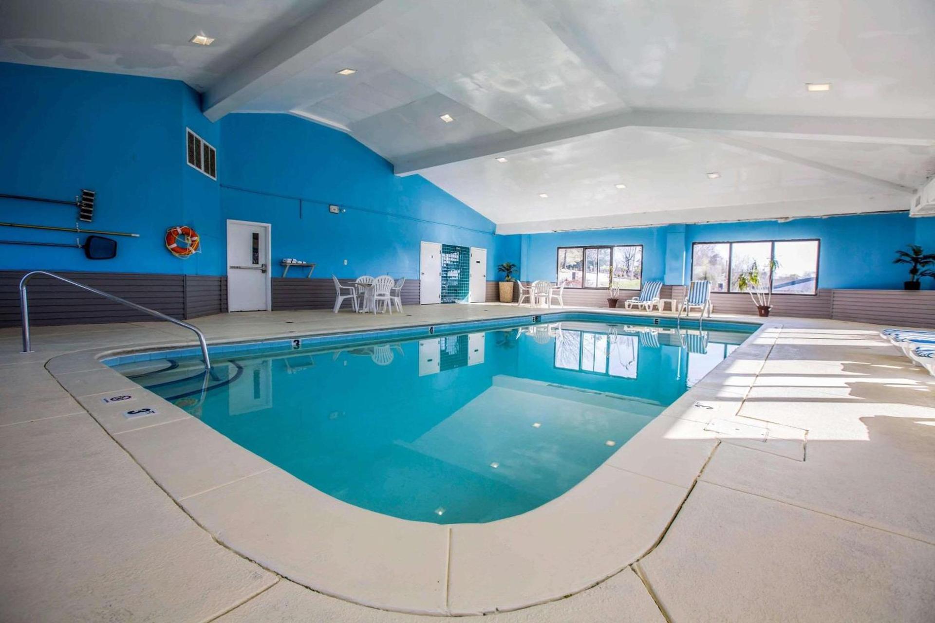 Quality Suites Morristown West photo 2