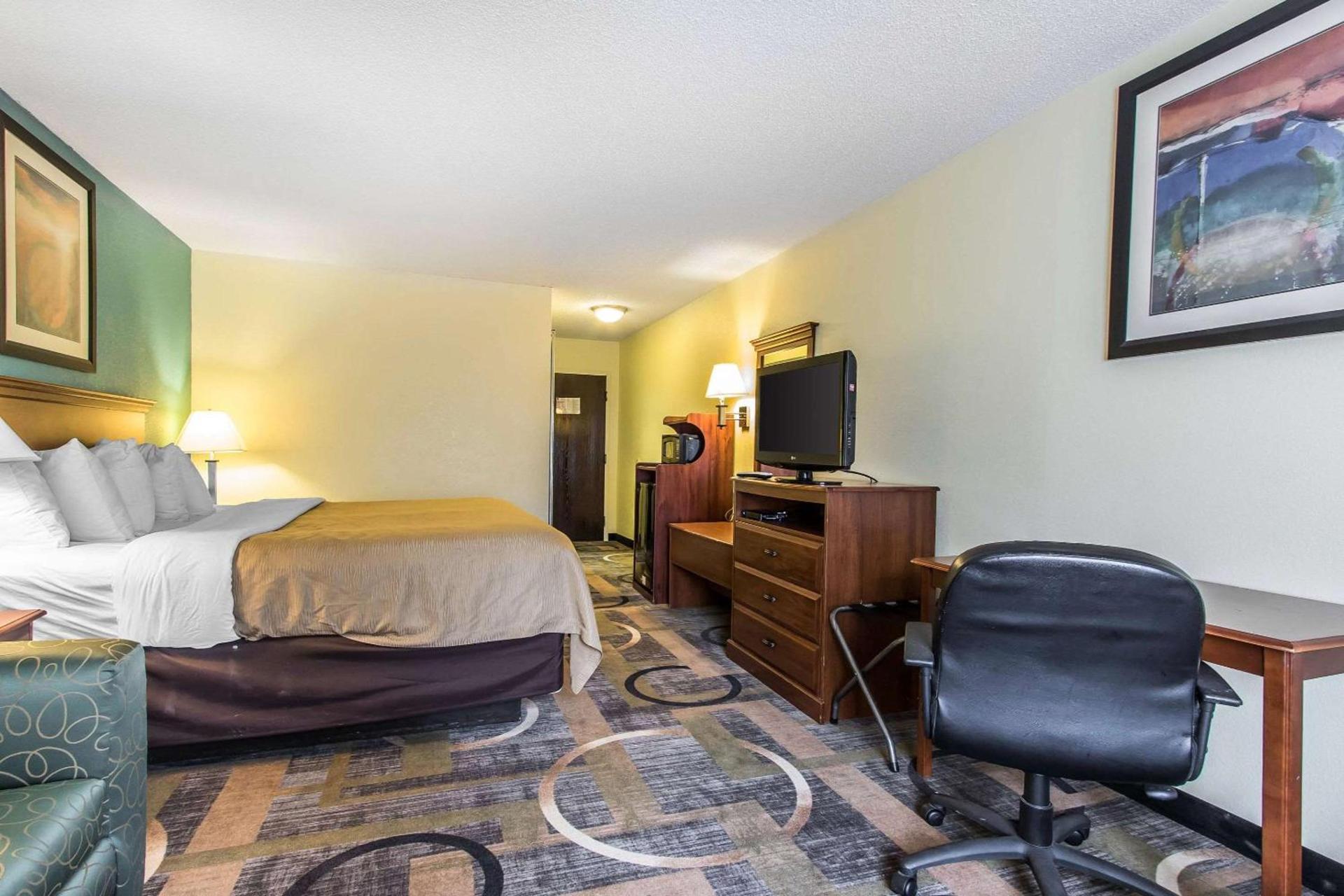 Quality Inn & Suites Memphis East photo 3