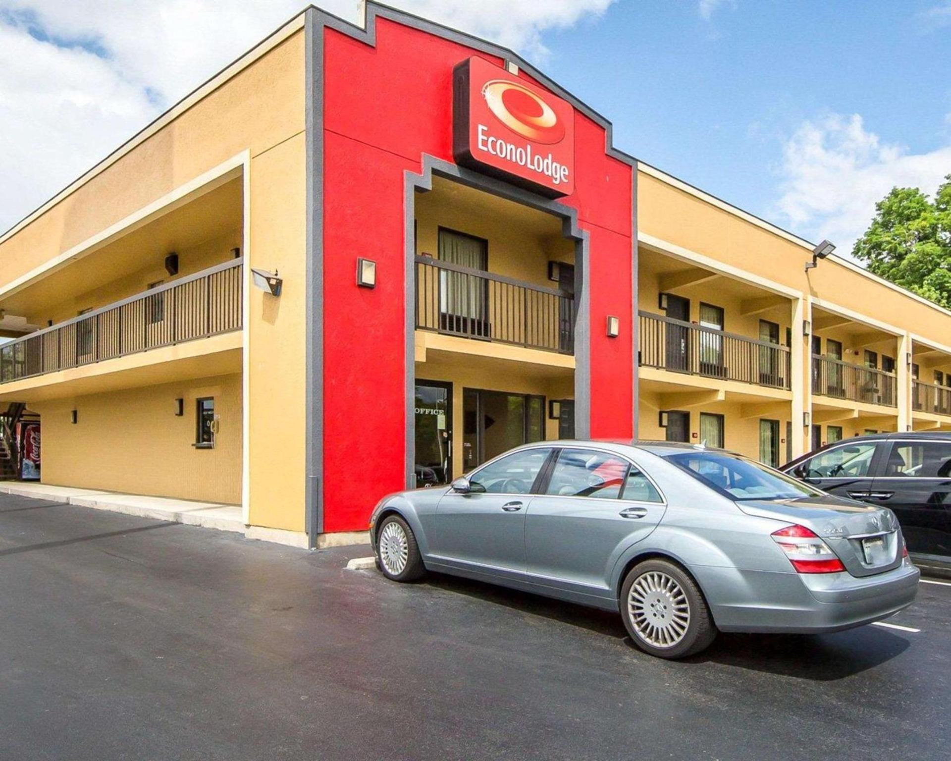 Econo Lodge North photo 12
