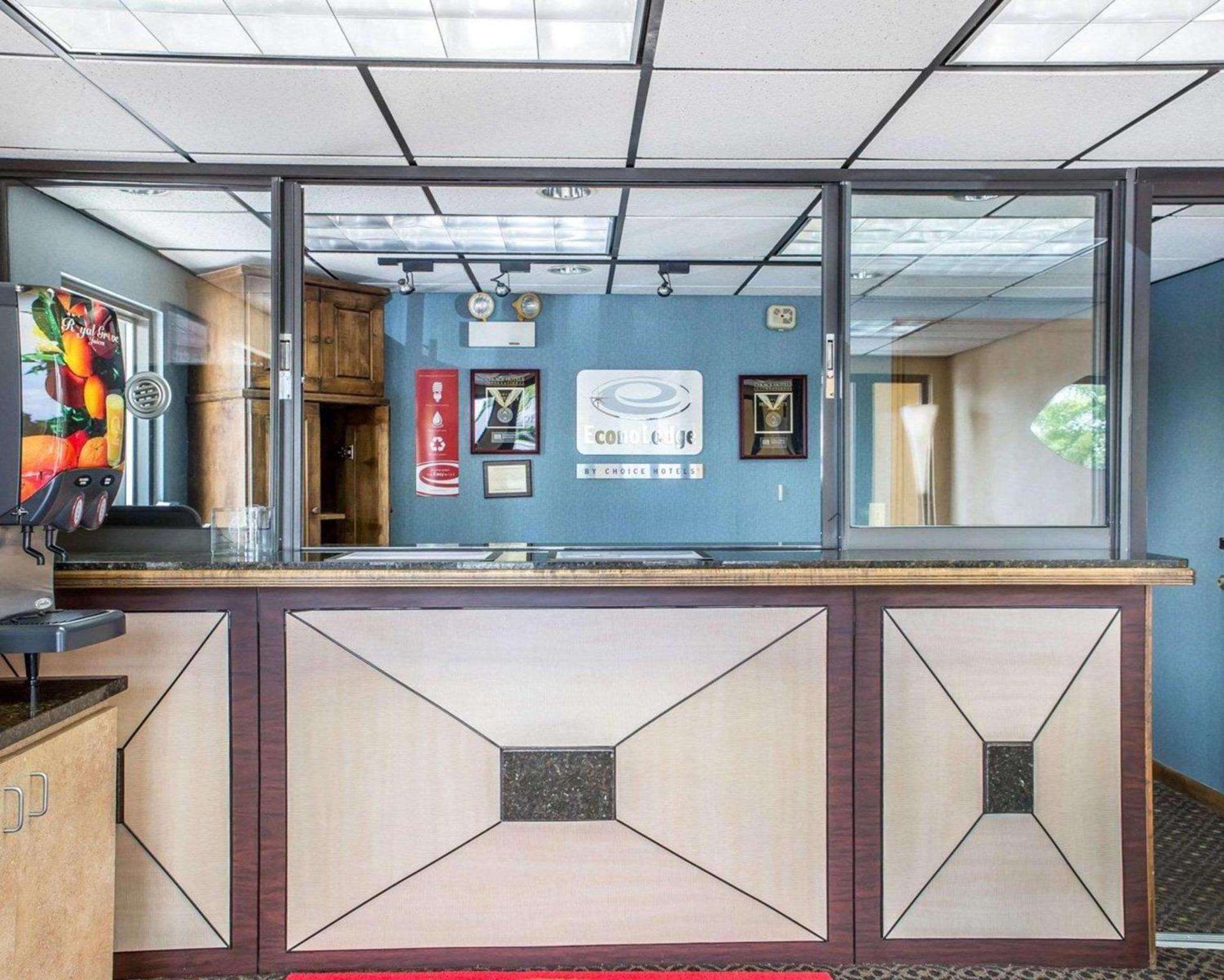 Econo Lodge North photo 15