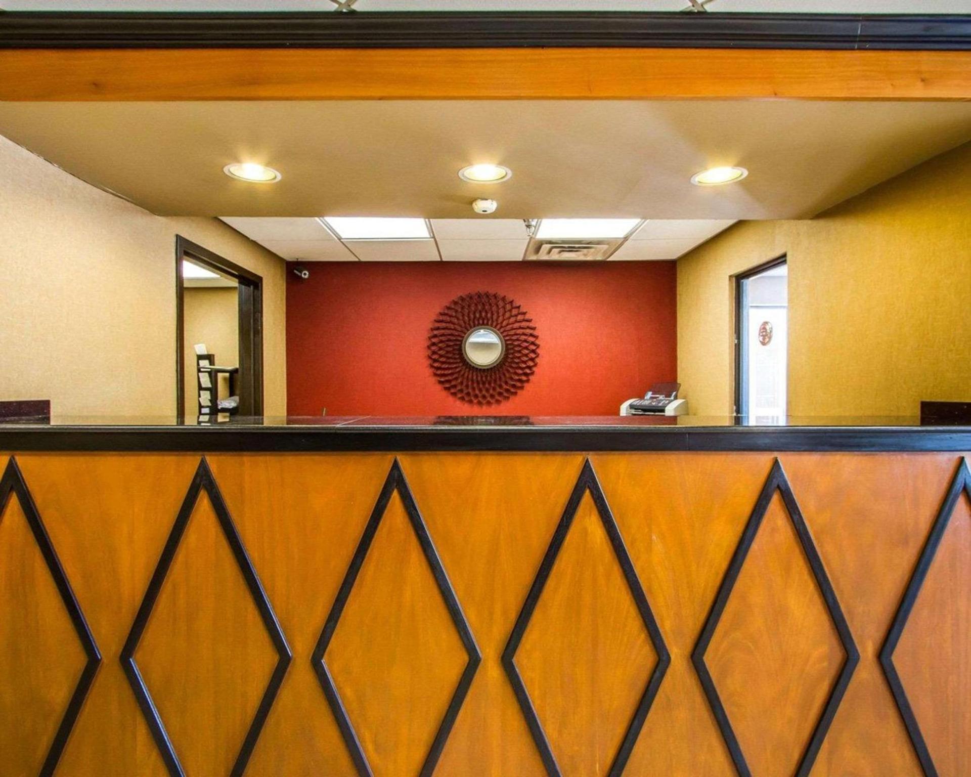 Rodeway Inn & Suites Clarksville near Governors Square Mall photo 5
