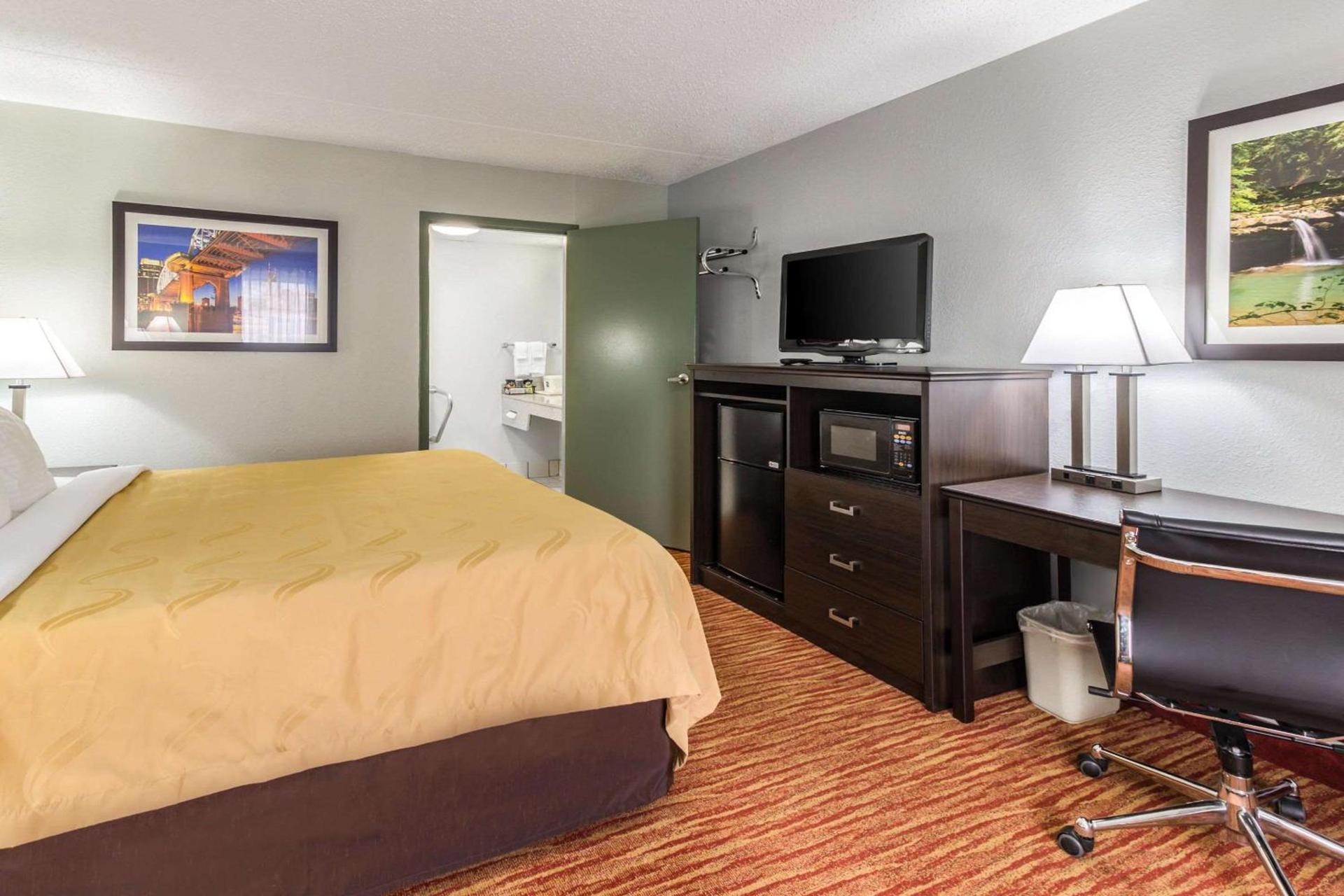 Quality Inn Goodlettsville photo 7