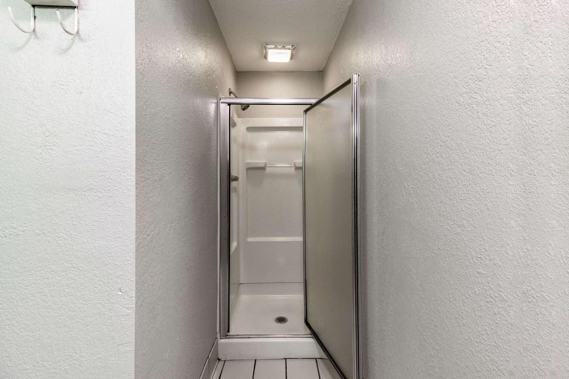 Quality Inn Goodlettsville photo 21