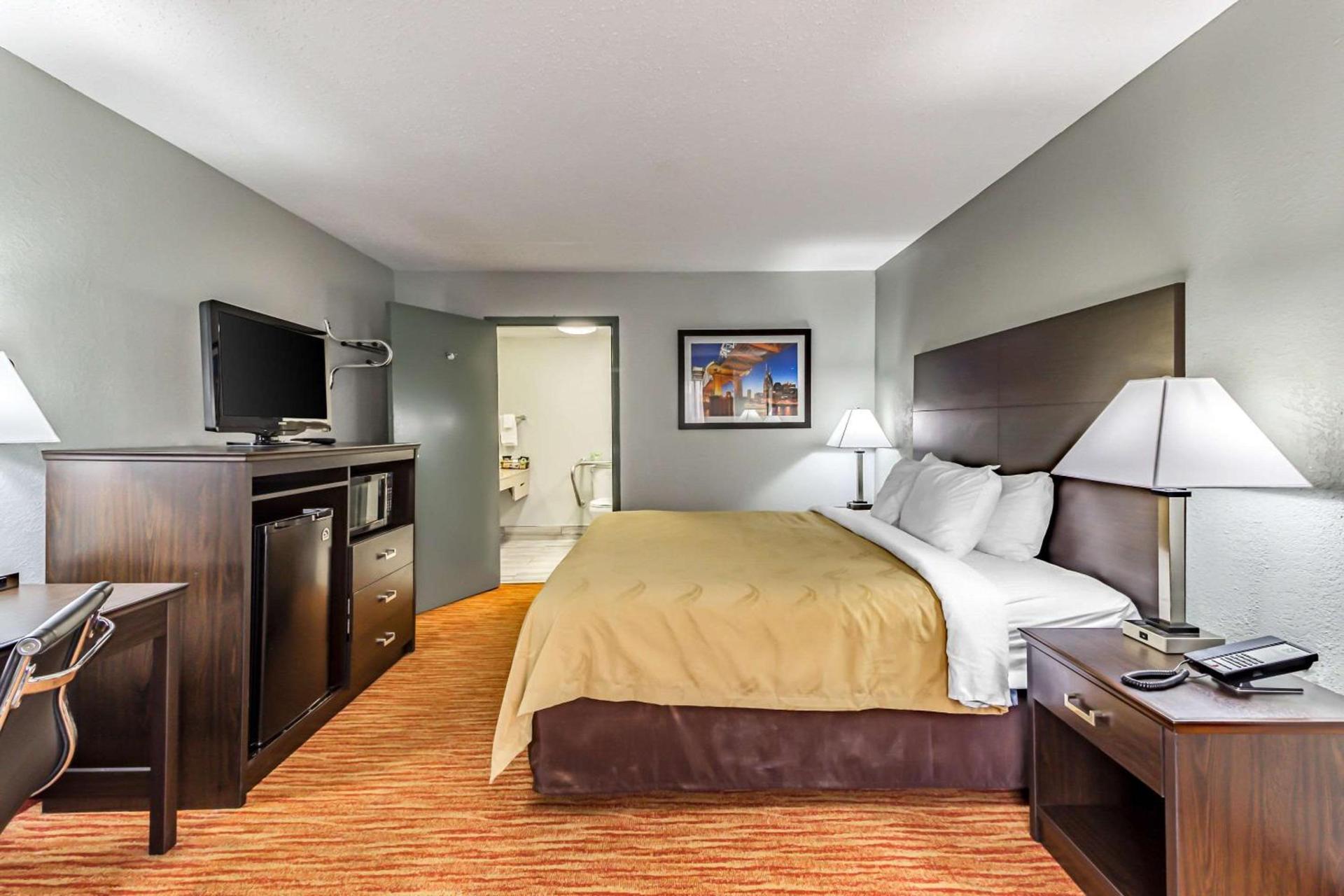 Quality Inn Goodlettsville photo 17