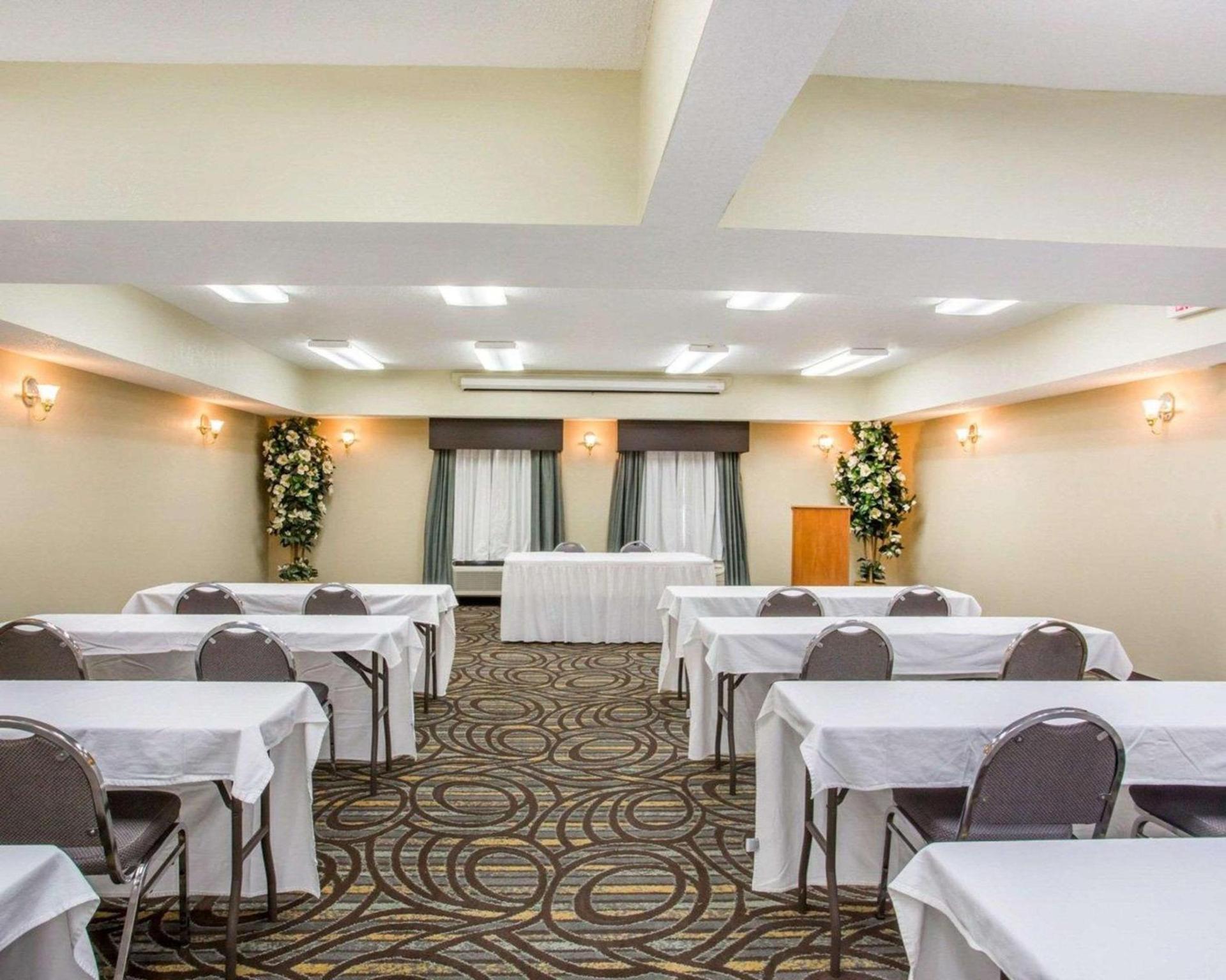 Comfort Suites Lebanon photo 27