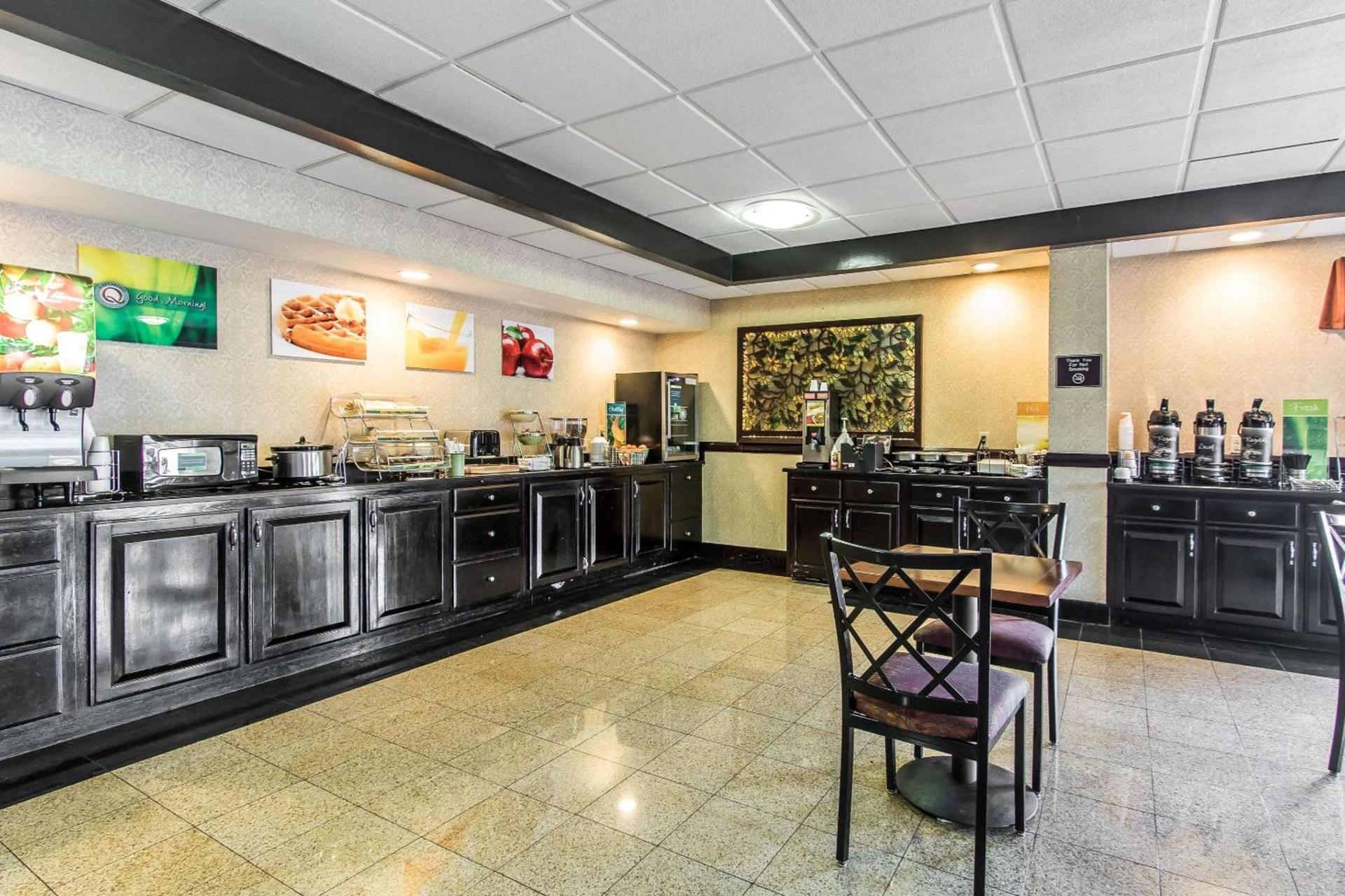 Quality Inn & Suites Memphis East photo 25
