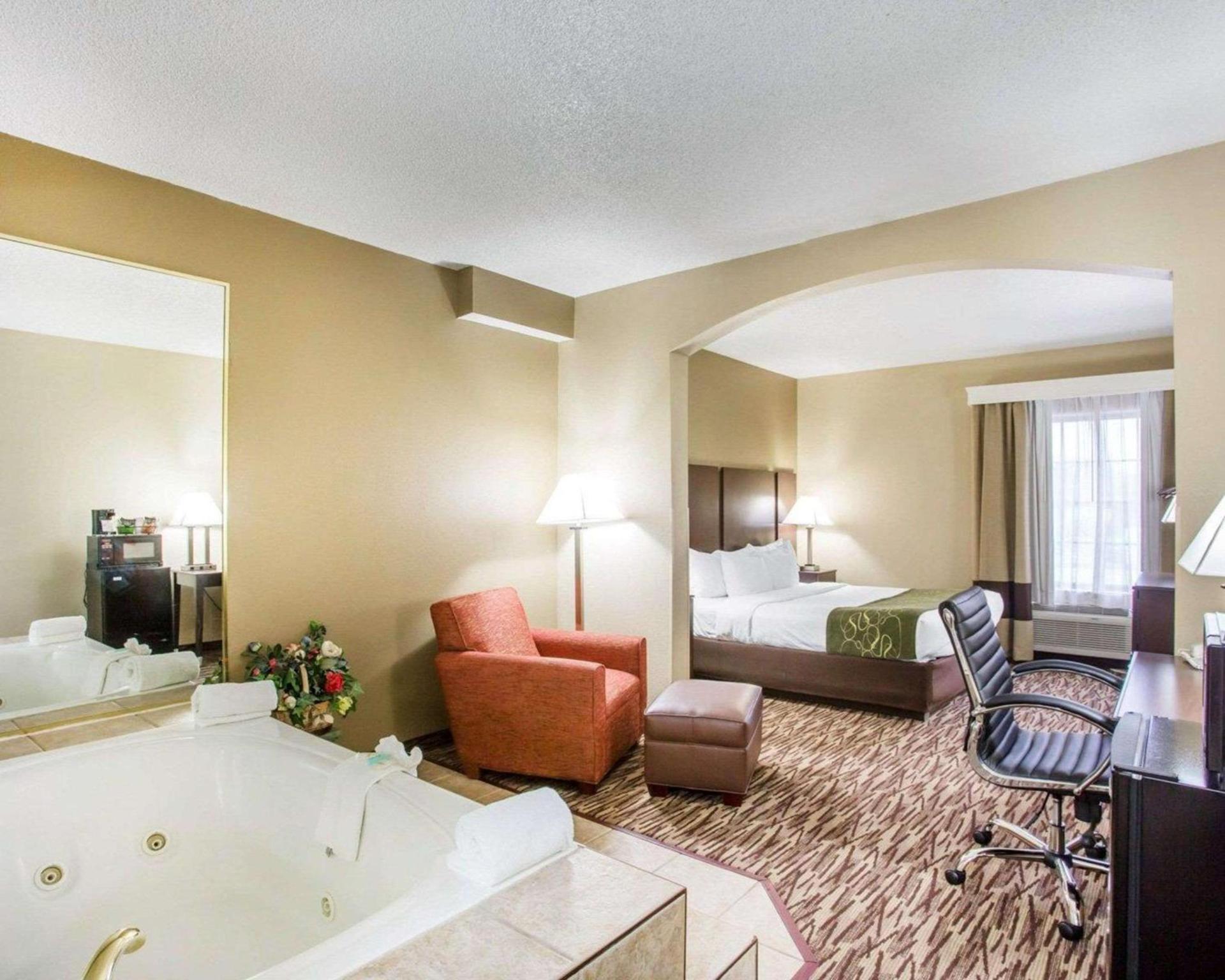 Comfort Suites Lebanon photo 26