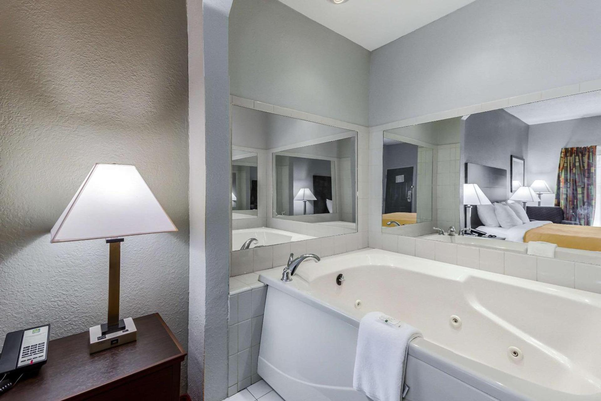 Quality Inn Goodlettsville photo 15