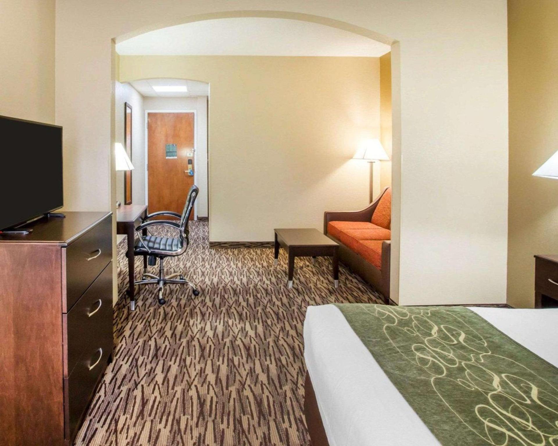 Comfort Suites Lebanon photo 13