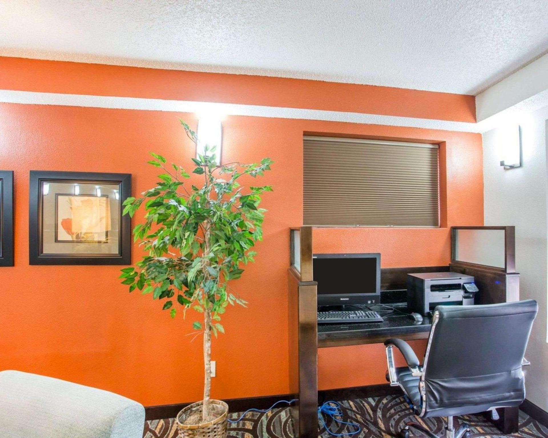 Comfort Suites Lebanon photo 9