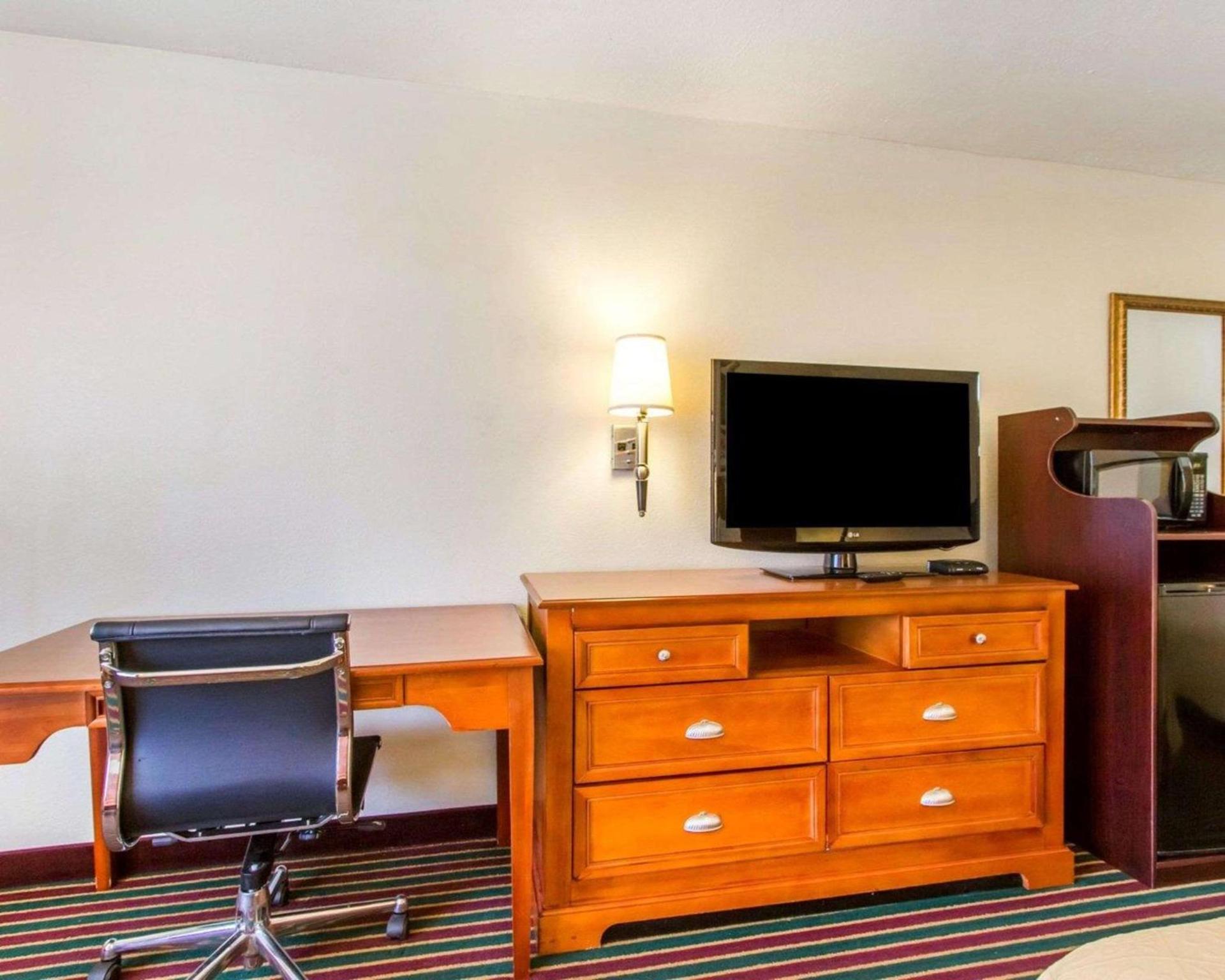 Quality Inn Dyersburg I-155 photo 10