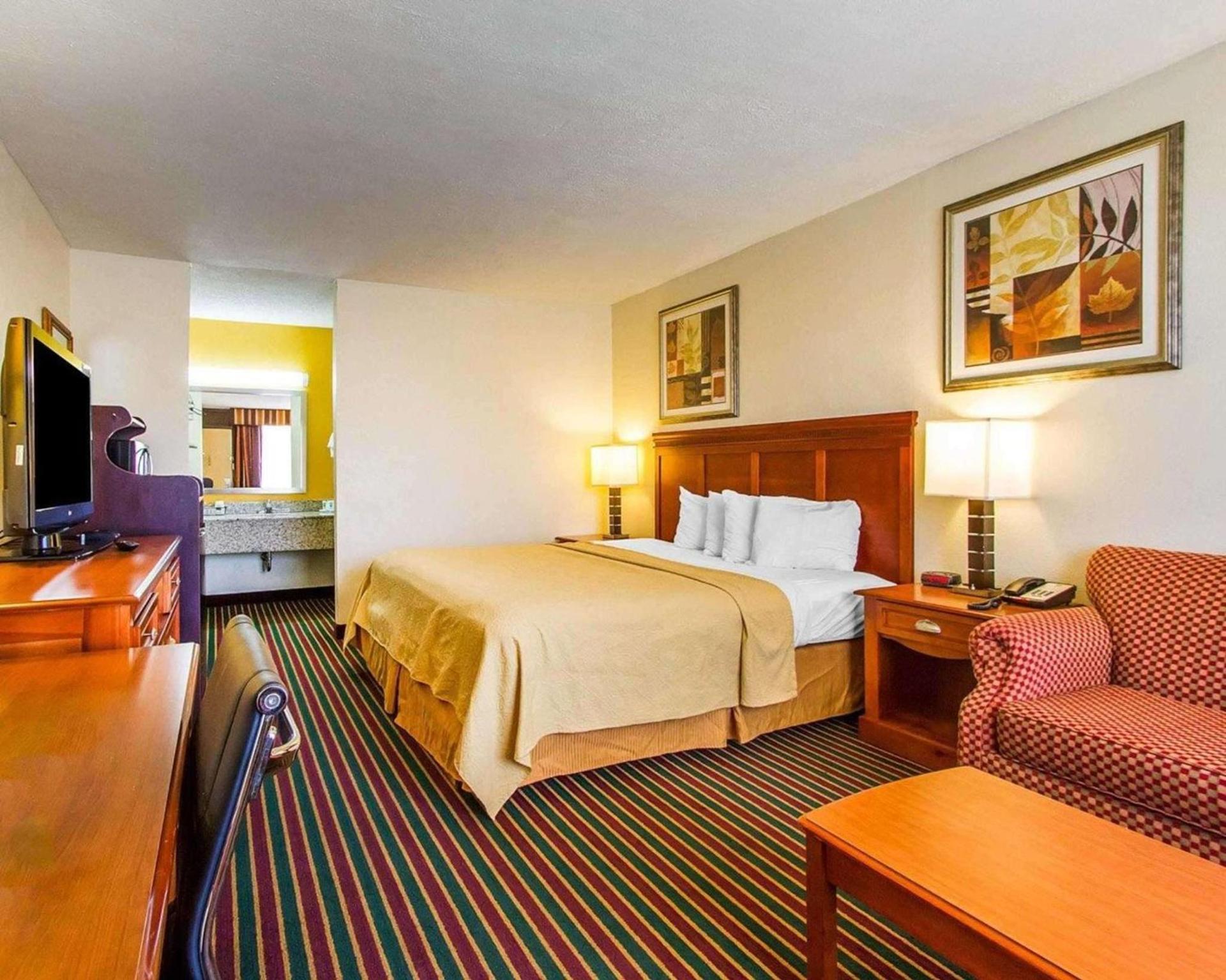 Quality Inn Dyersburg I-155 photo 8