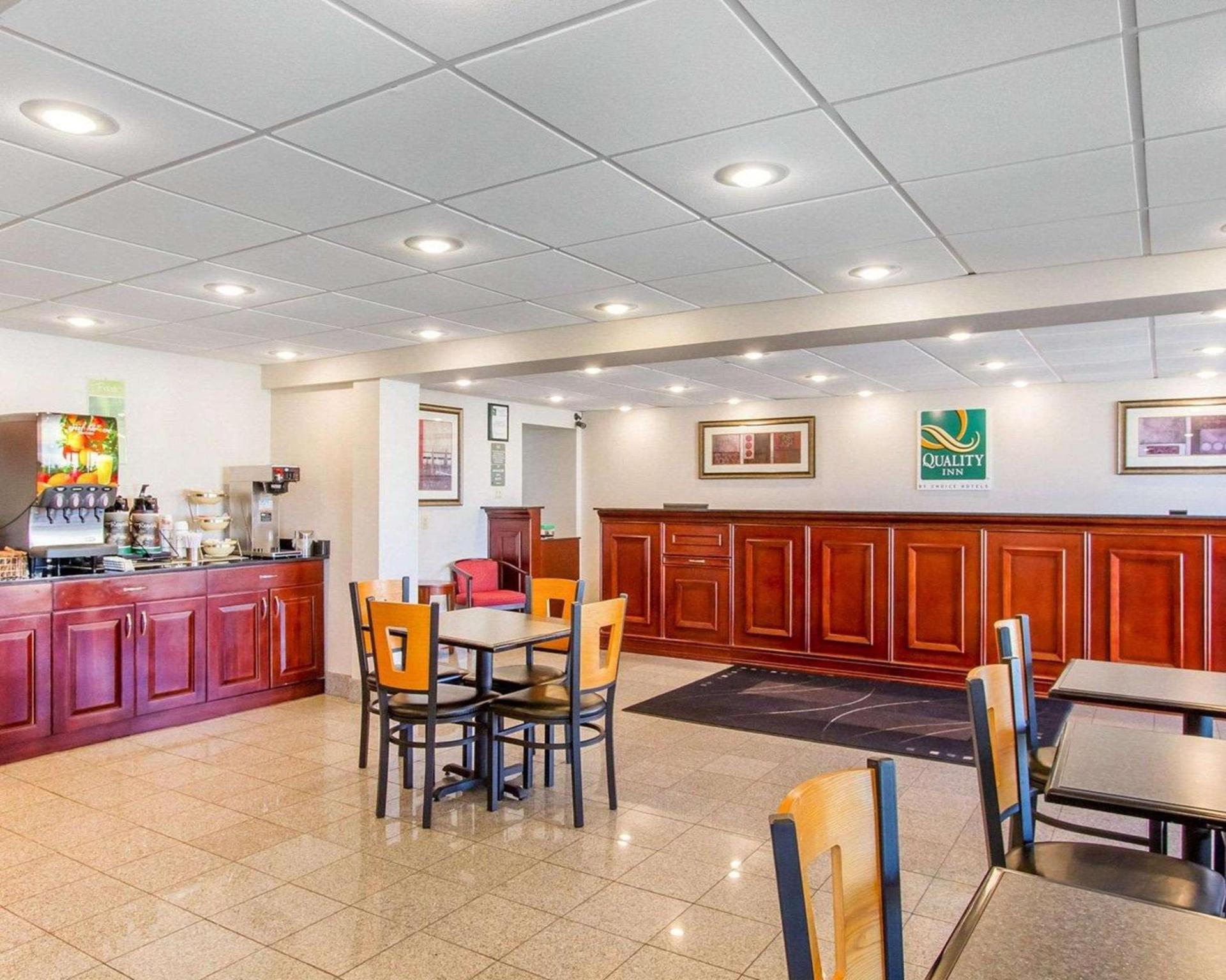 Quality Inn Dyersburg I-155 photo 7