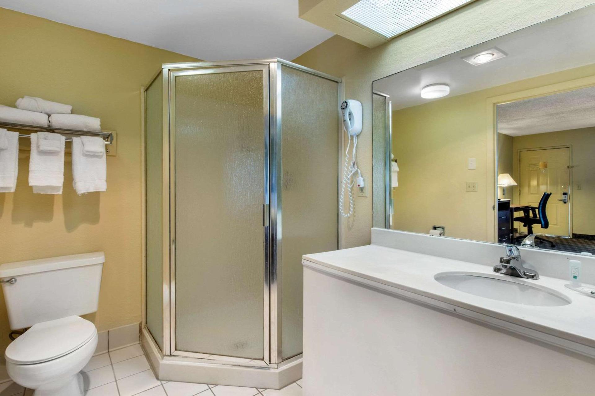 Quality Inn Lebanon photo 23