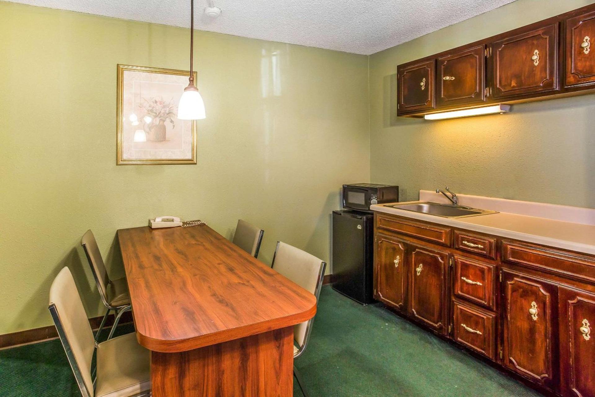 Rodeway Inn & Suites Smyrna - Nashville Area photo 13
