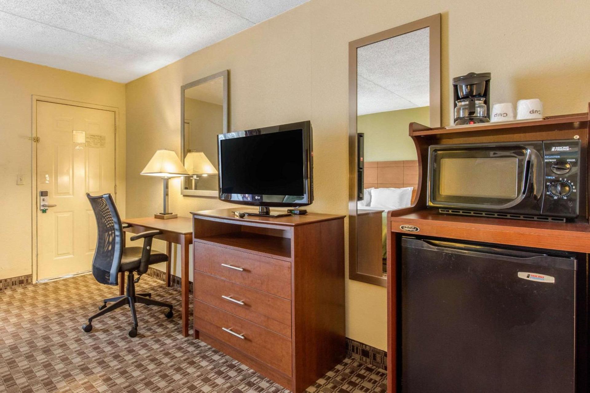 Quality Inn Lebanon photo 21