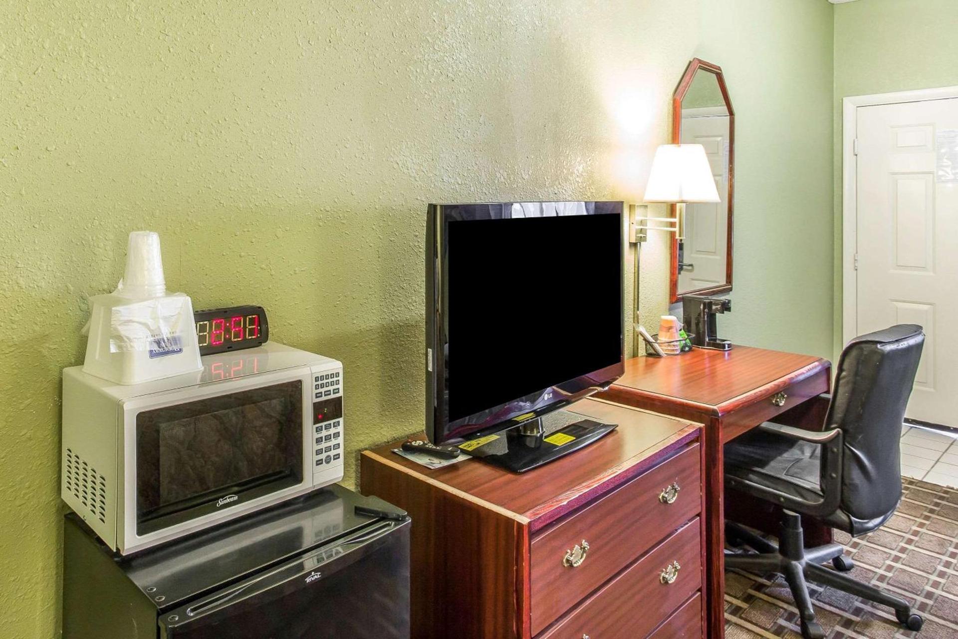 Rodeway Inn & Suites Smyrna - Nashville Area photo 10