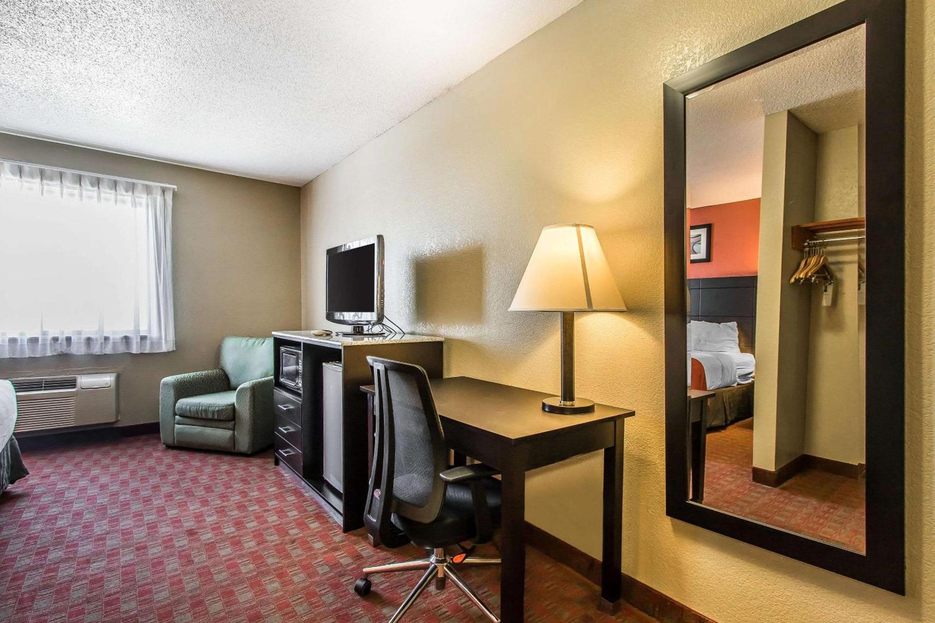 Quality Inn & Suites photo 4