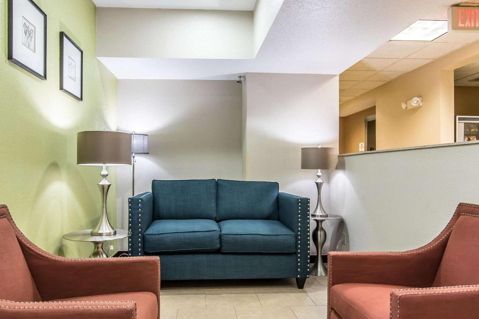 Quality Inn & Suites photo 8