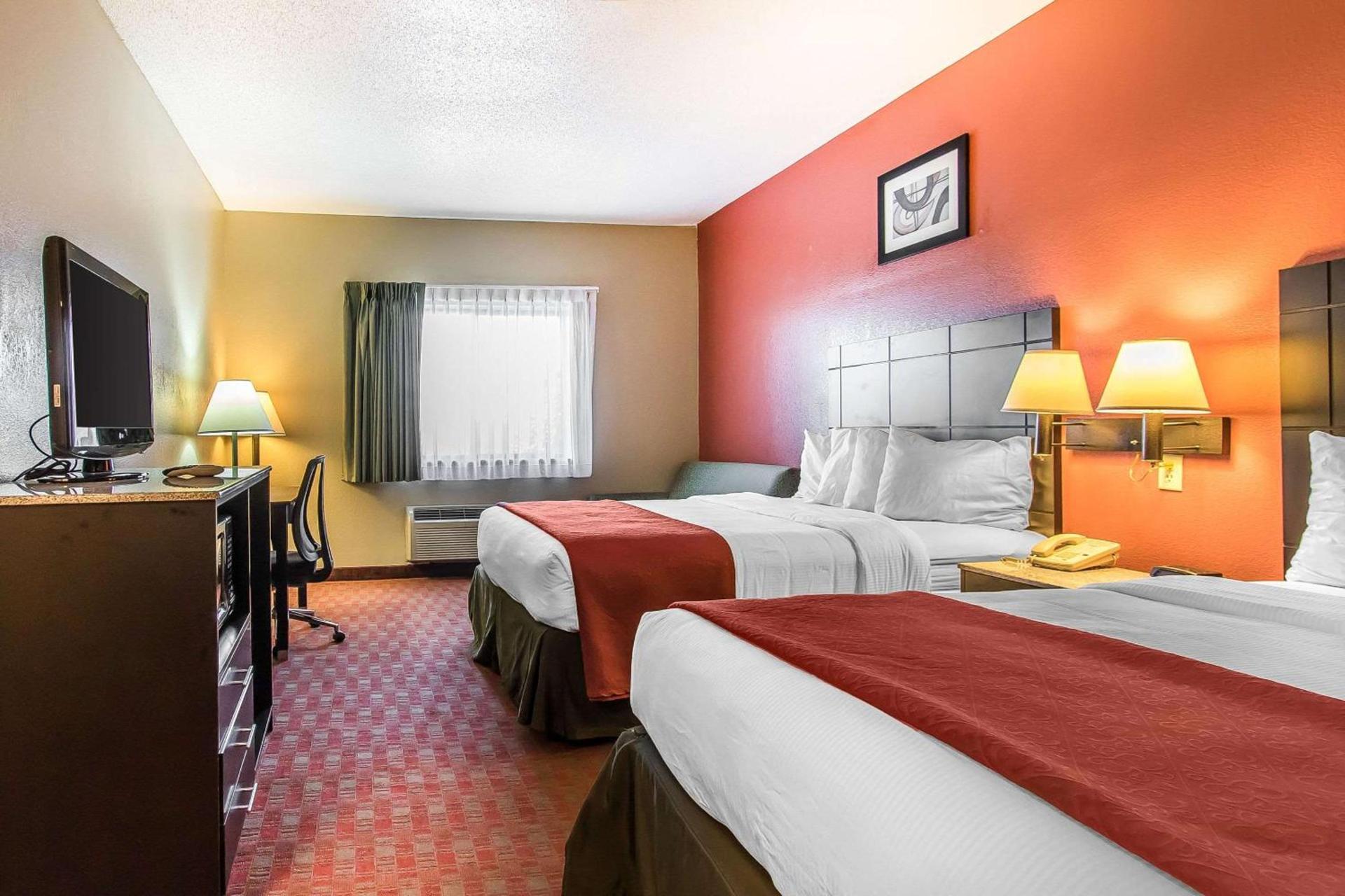 Quality Inn & Suites photo 9
