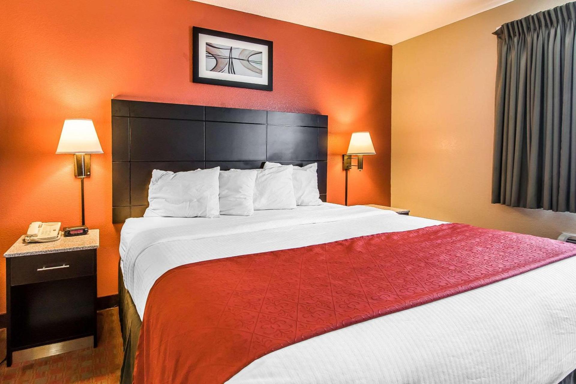 Quality Inn & Suites photo 12