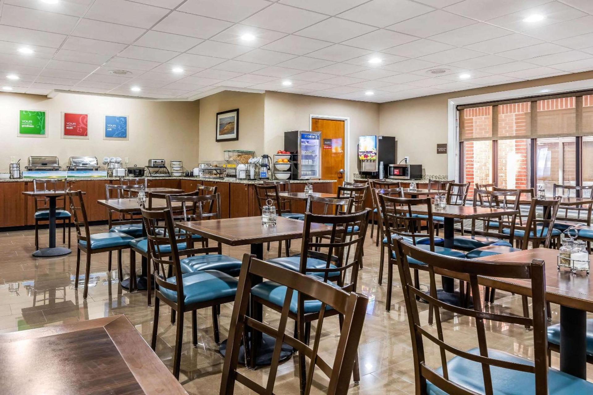 Comfort Inn & Suites Airport-American Way photo 10