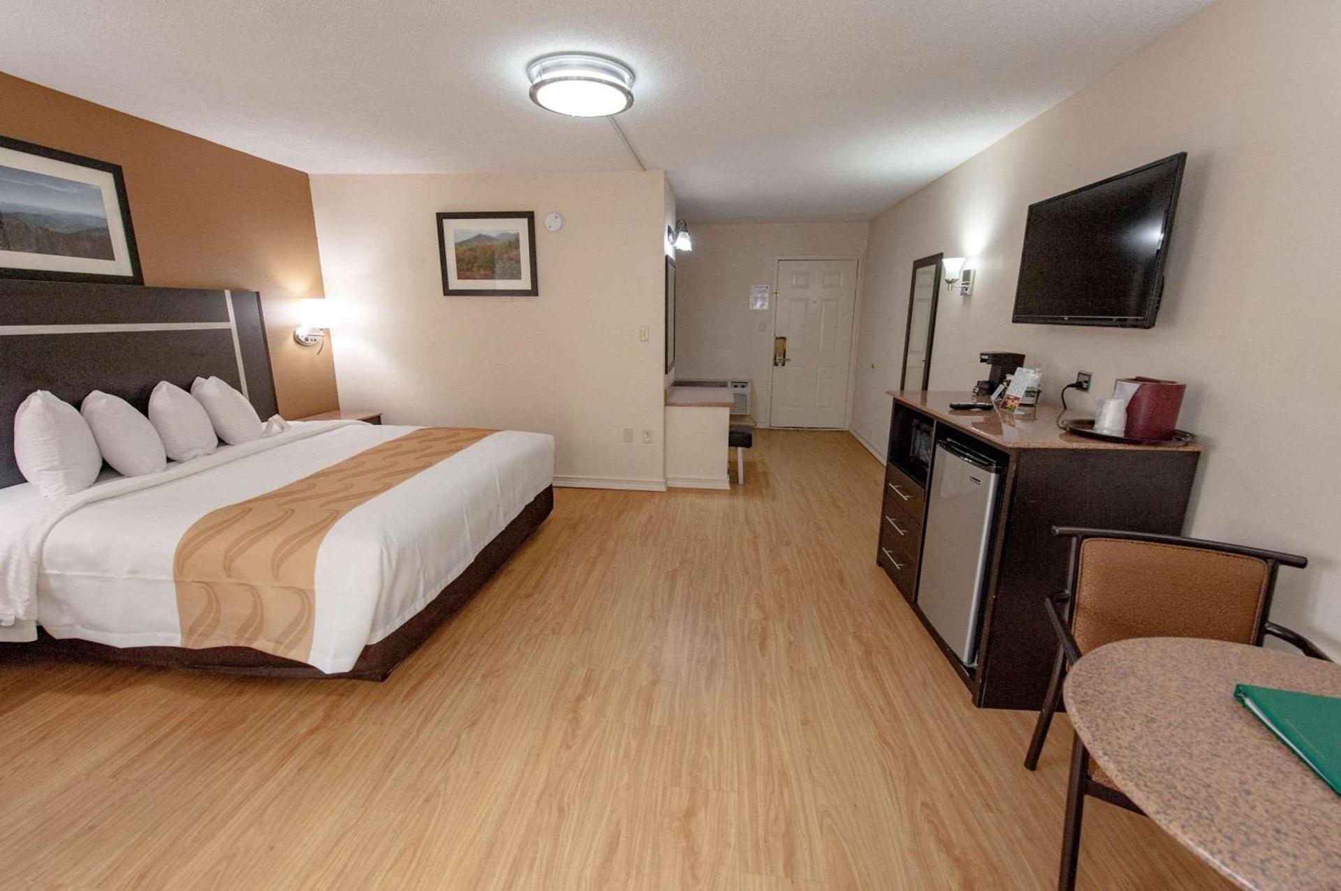 Quality Inn & Suites Gatlinburg North photo 8