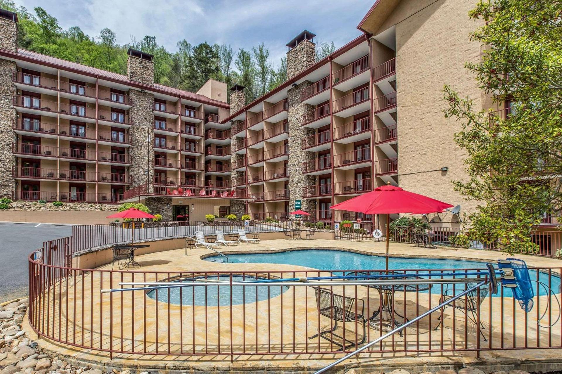 Quality Inn & Suites Gatlinburg North photo 10