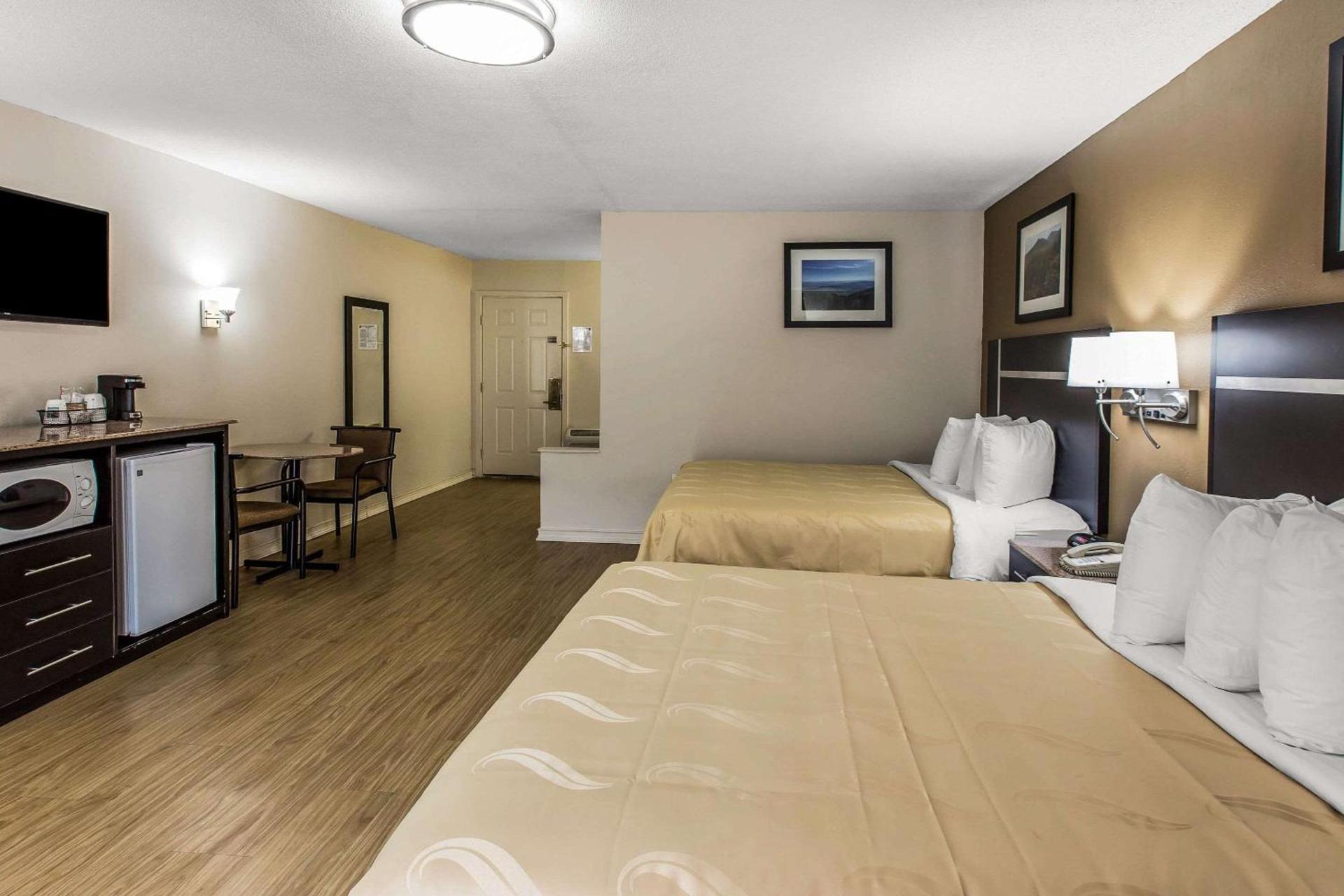 Quality Inn & Suites Gatlinburg North photo 12