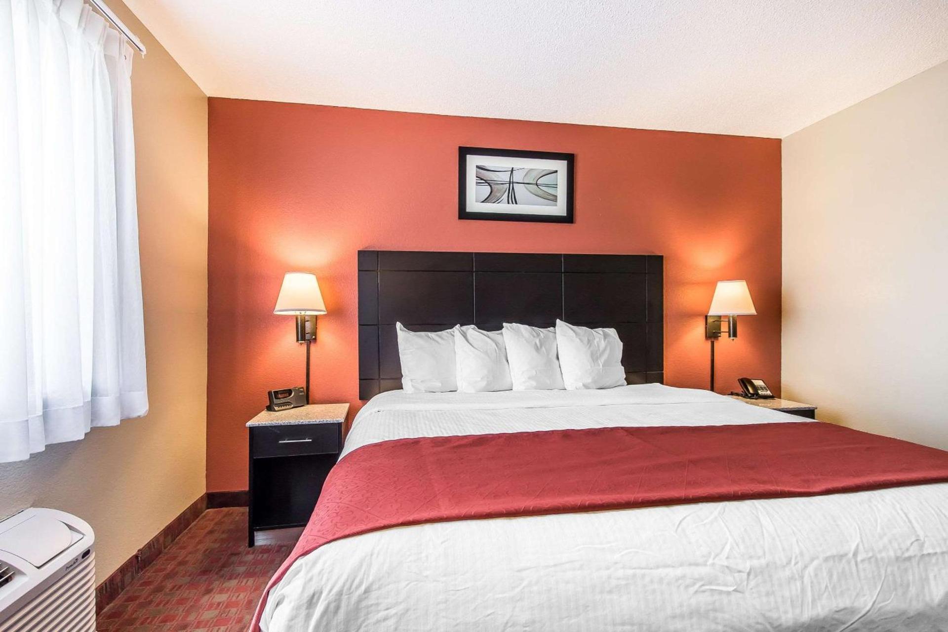 Quality Inn & Suites photo 14