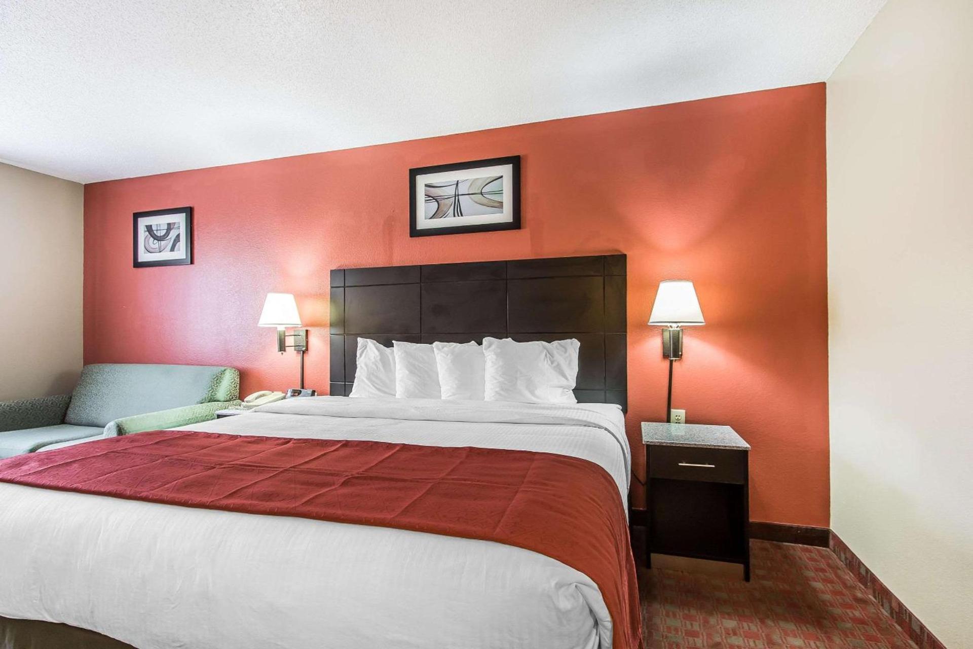 Quality Inn & Suites photo 18