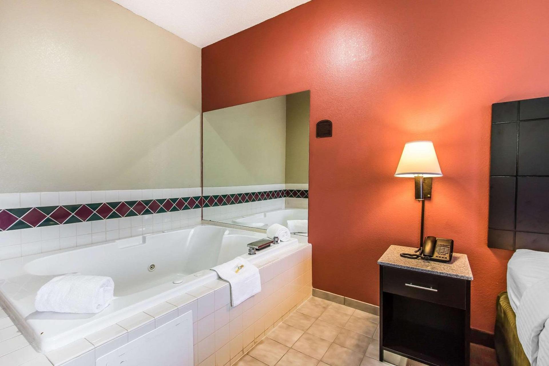 Quality Inn & Suites photo 20
