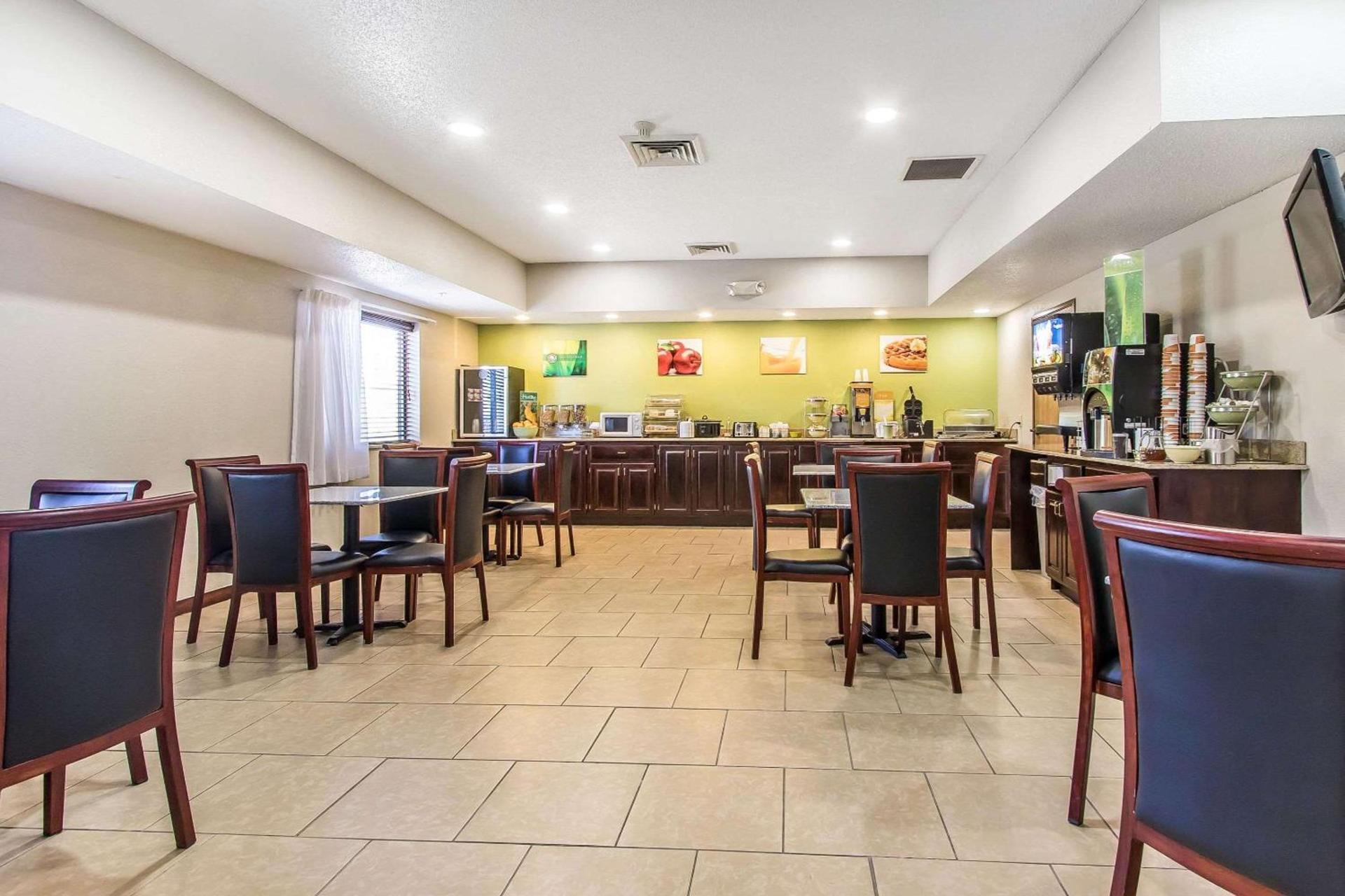 Quality Inn & Suites photo 24