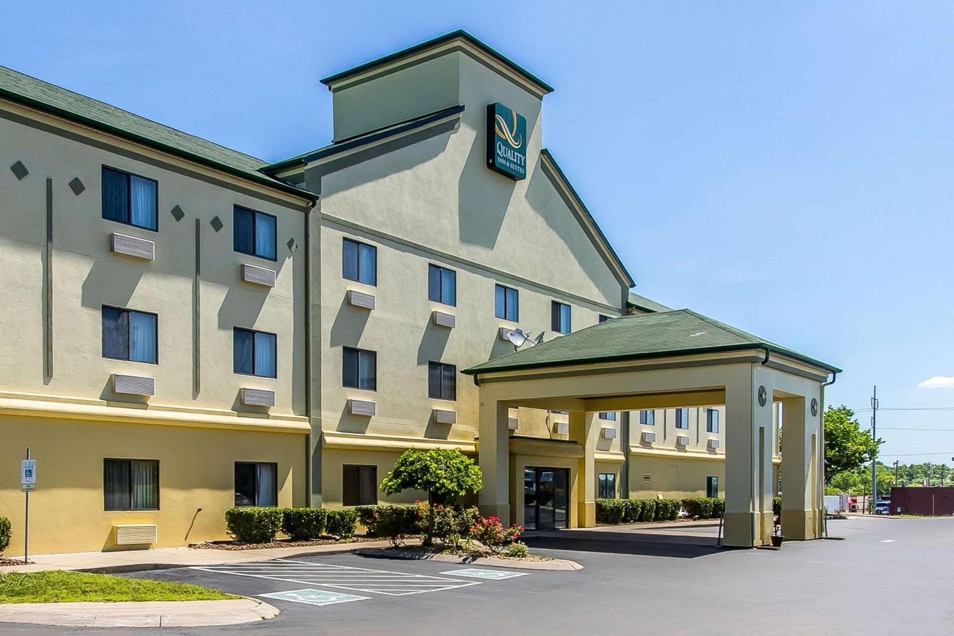 Quality Inn & Suites photo 1