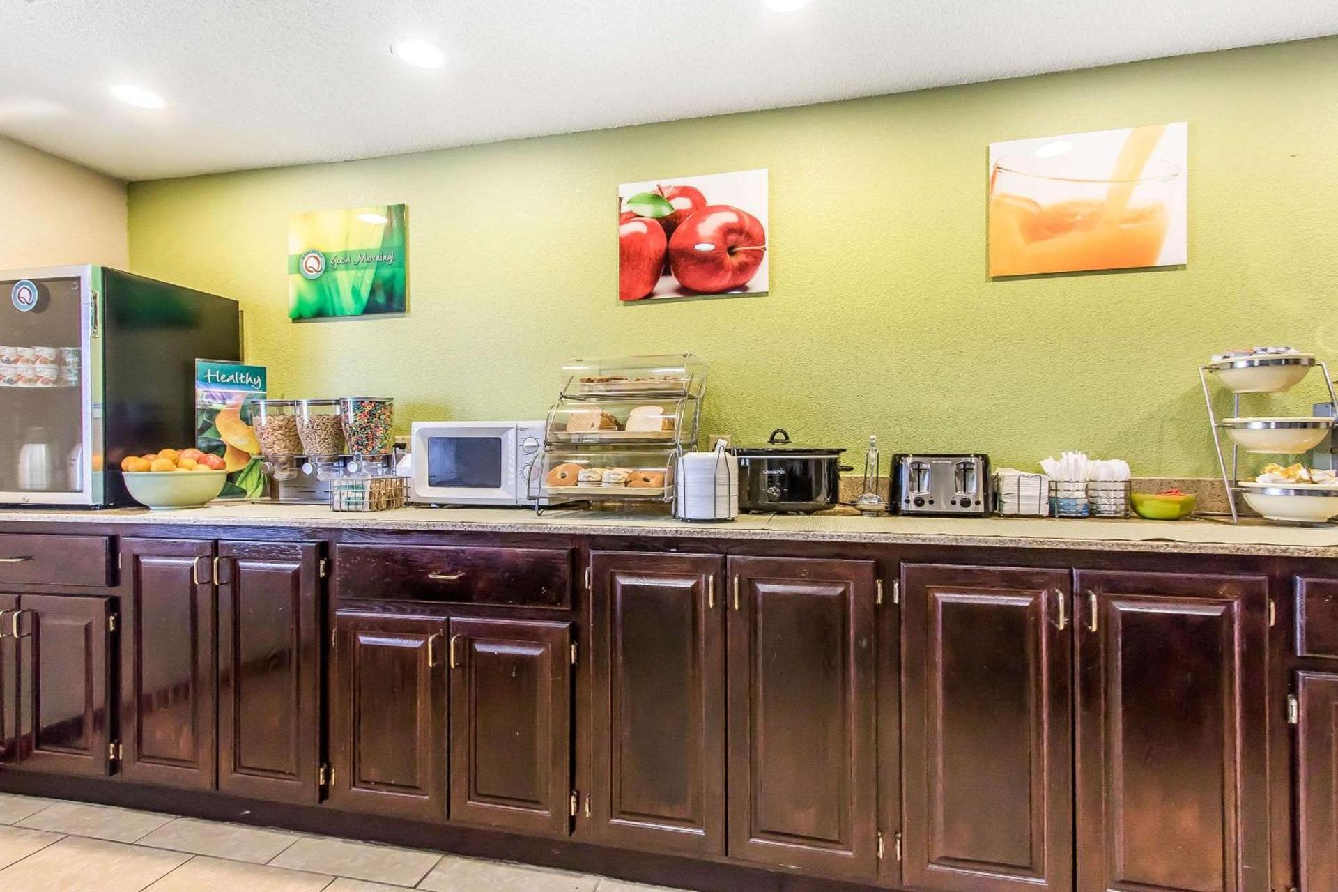 Quality Inn & Suites photo 31