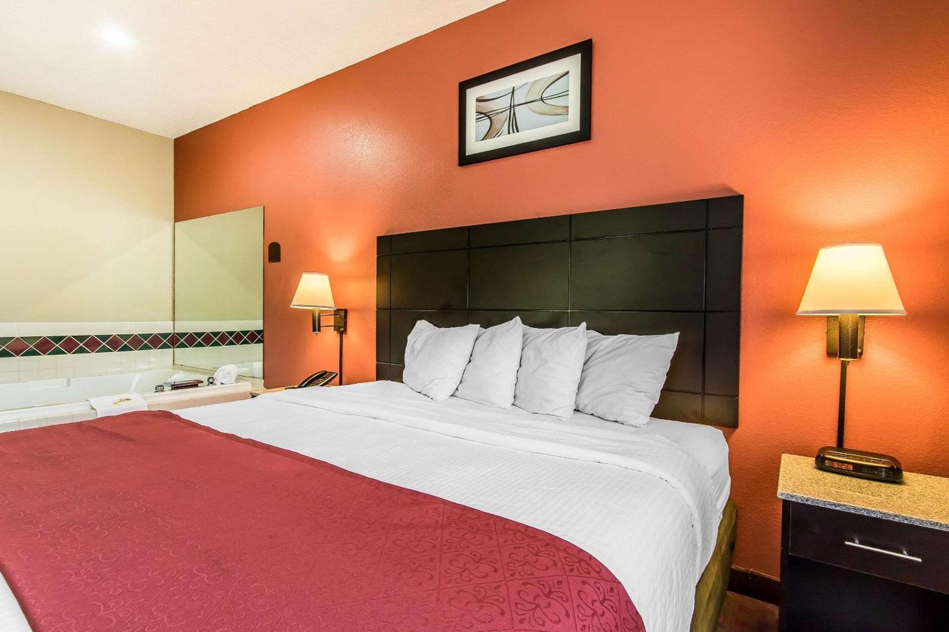 Quality Inn & Suites photo 37