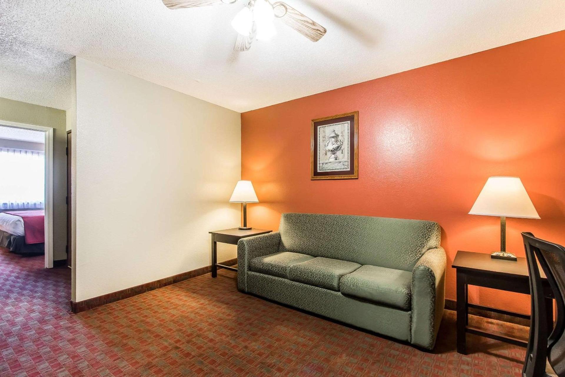 Quality Inn & Suites photo 39