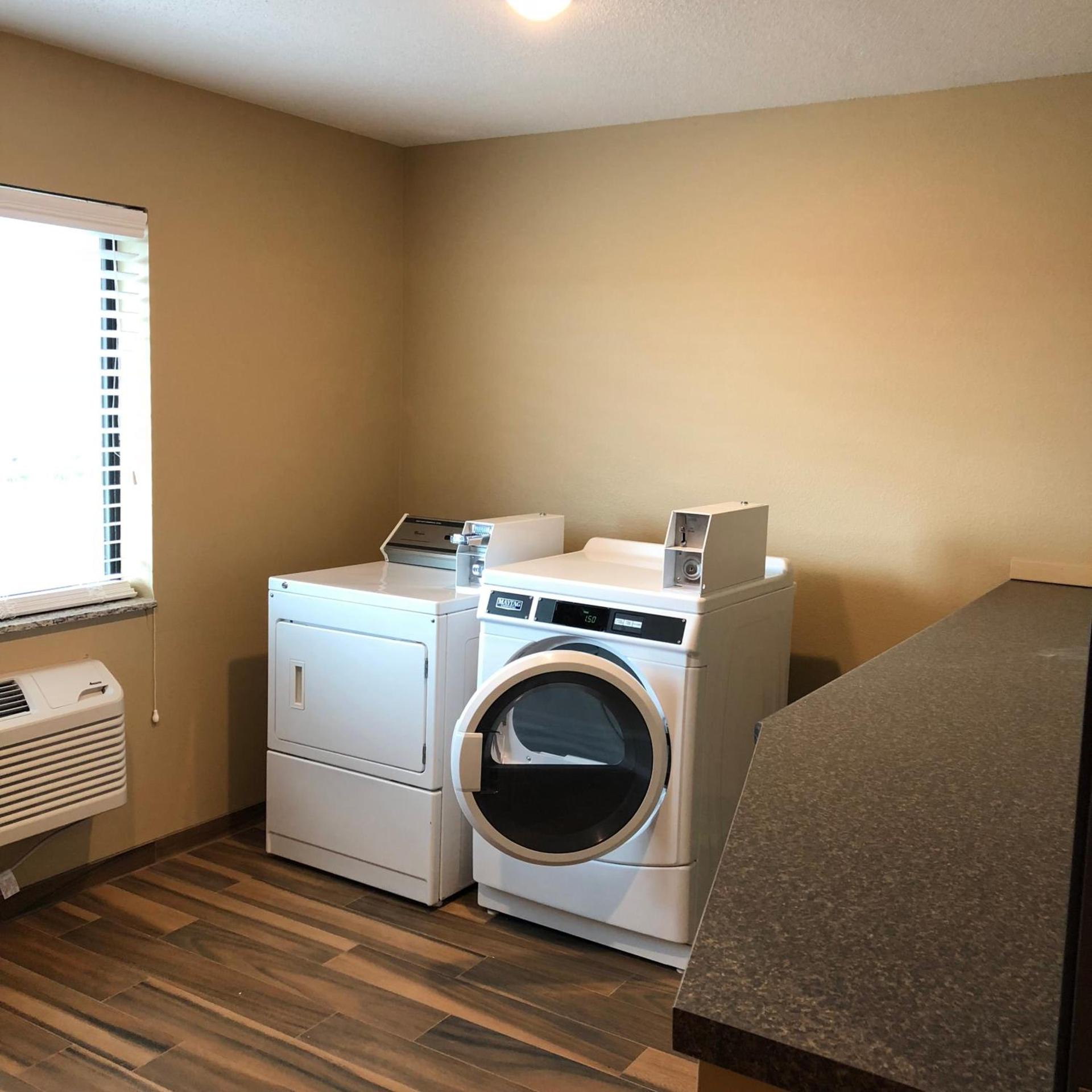 AmericInn by Wyndham Baudette photo 46