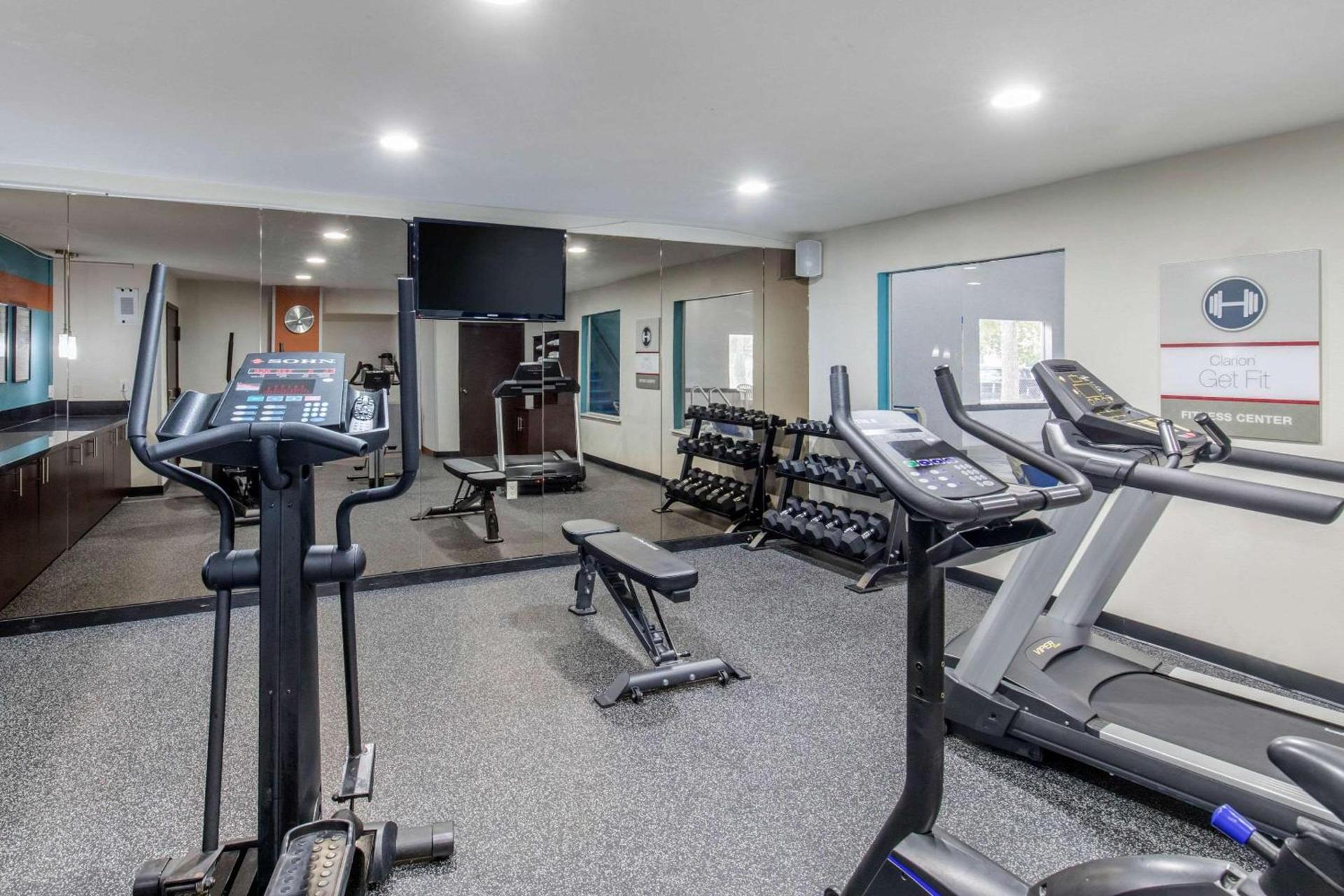 Clarion Inn & Suites DFW North photo 36