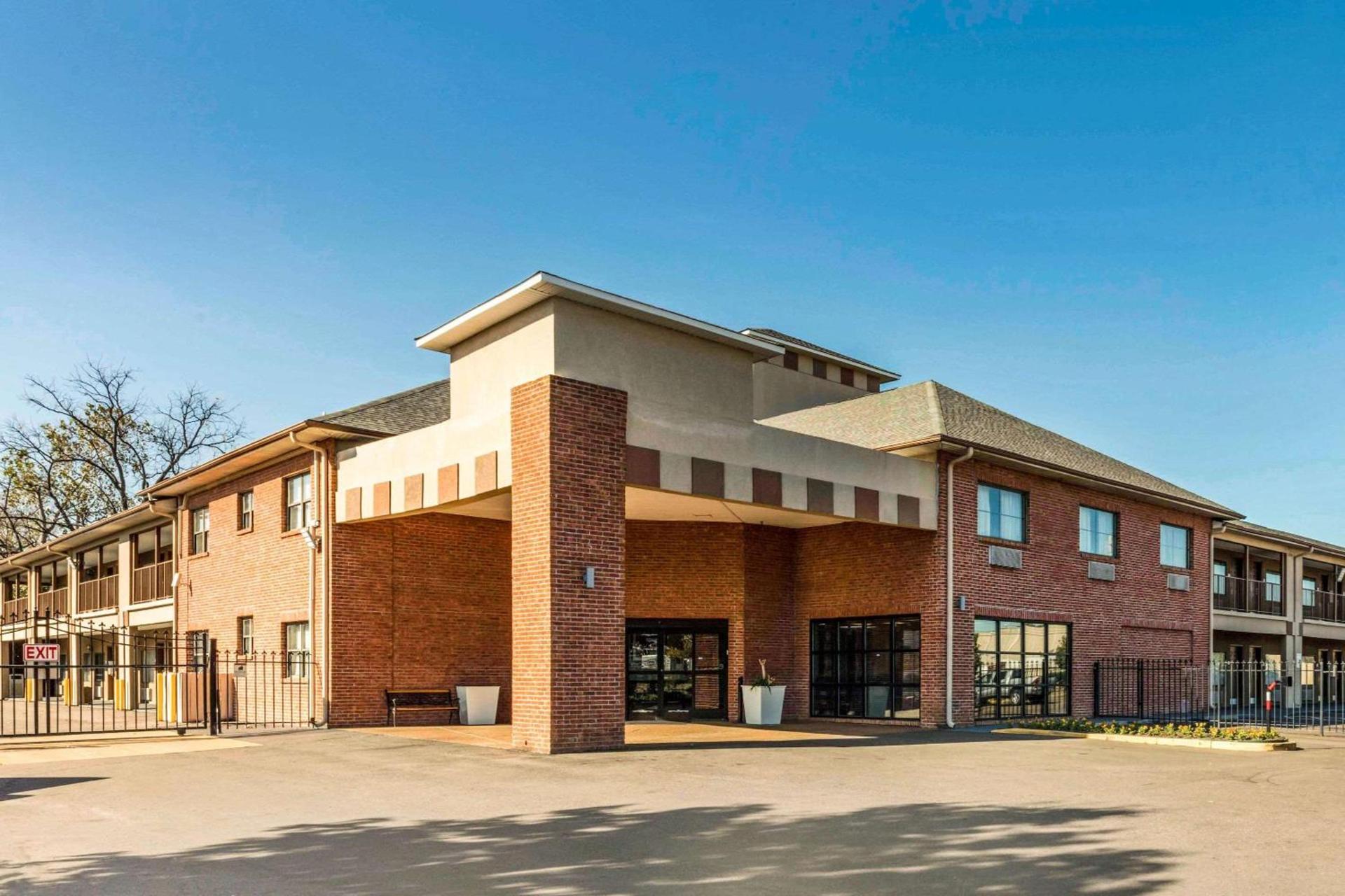 Quality Inn Memphis Airport photo 1