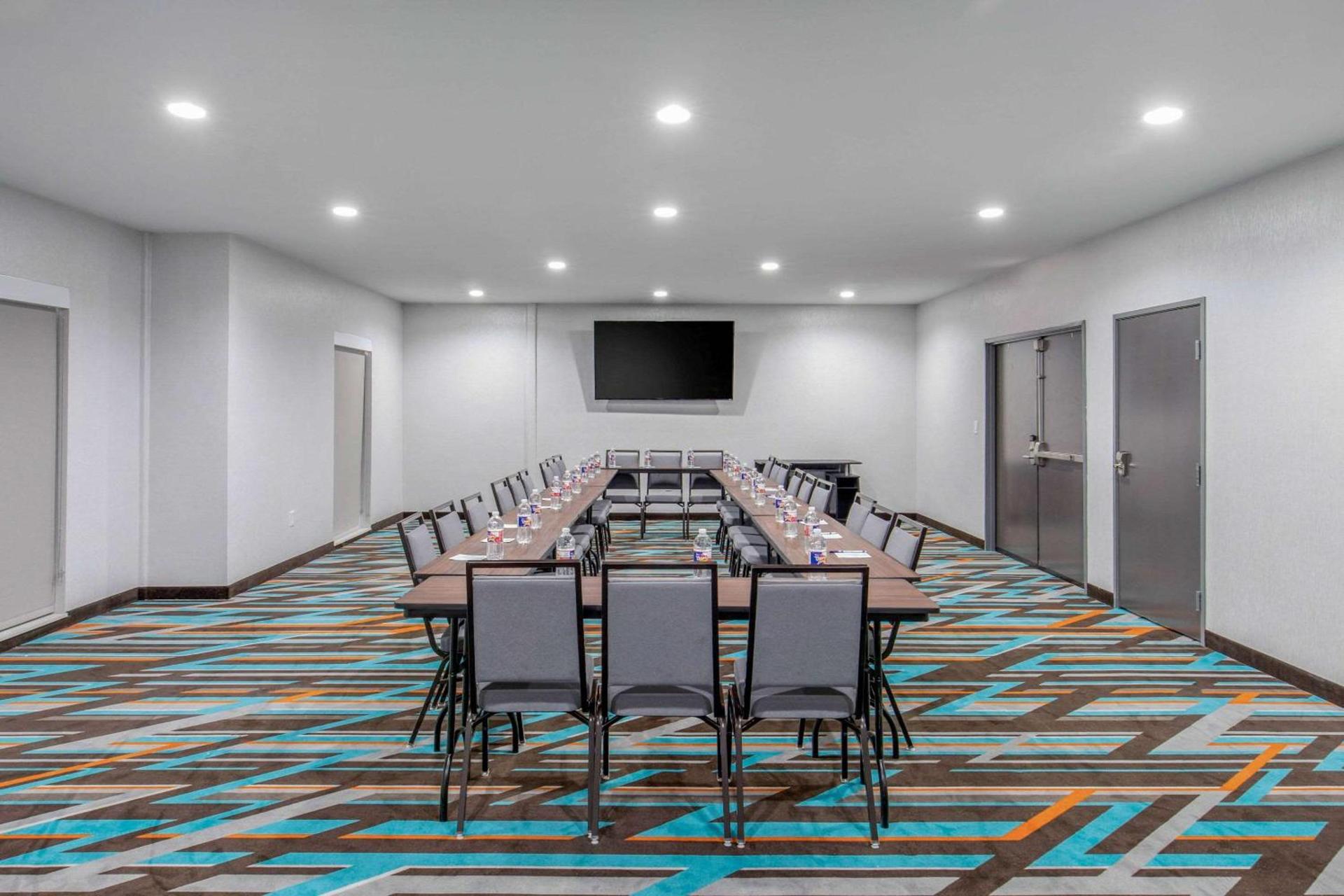 Clarion Inn & Suites DFW North photo 38