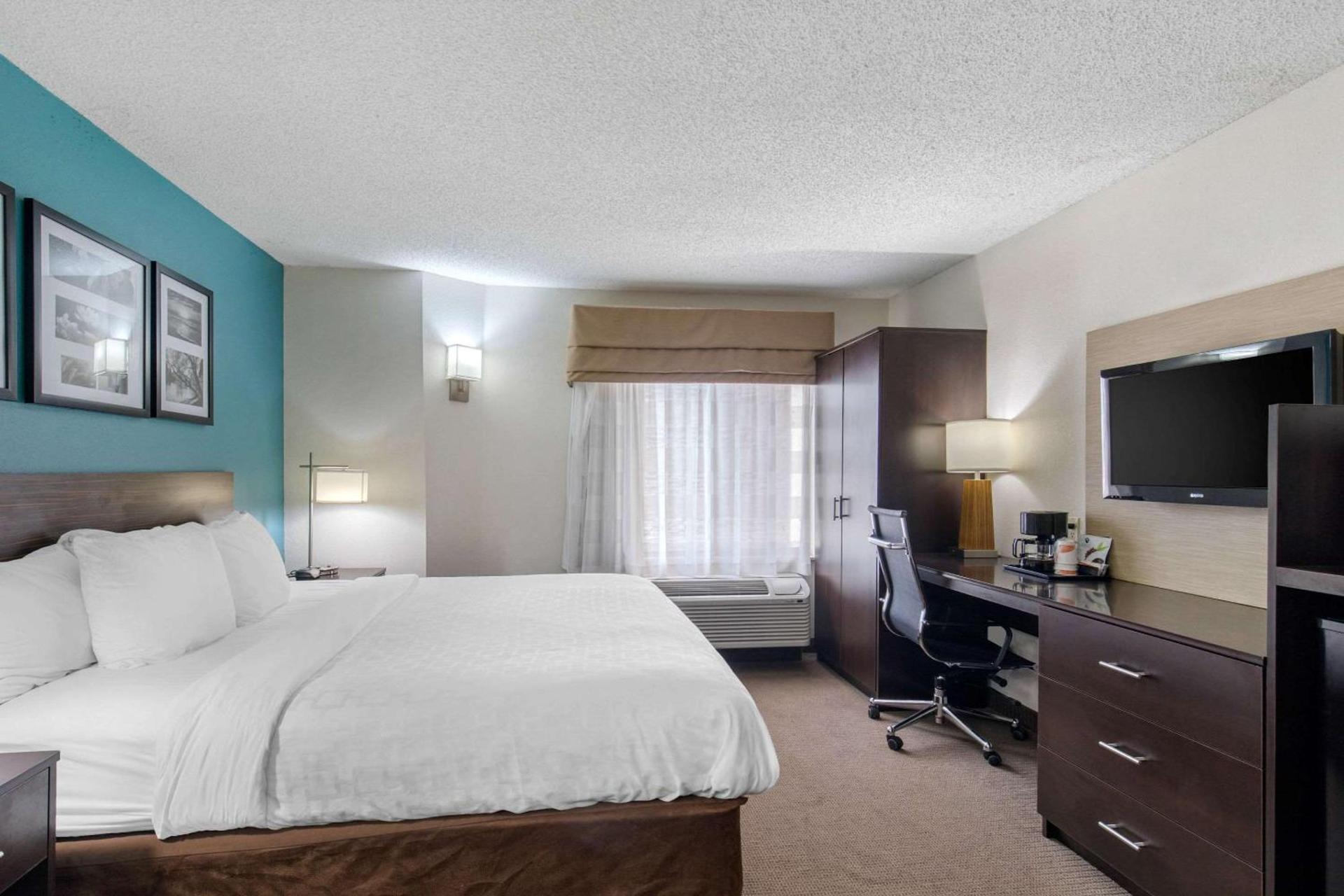 Clarion Inn & Suites DFW North photo 20