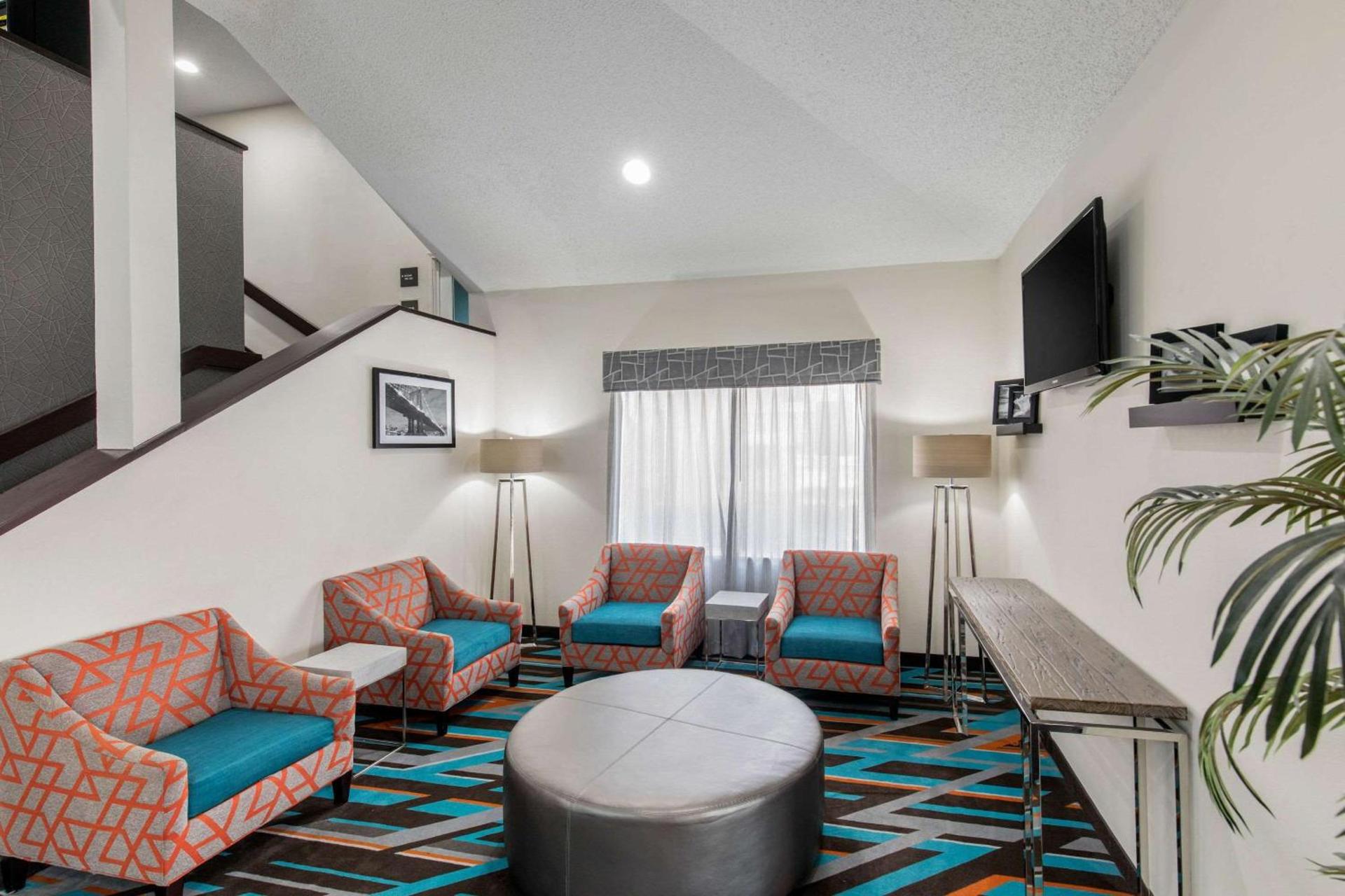 Clarion Inn & Suites DFW North photo 6