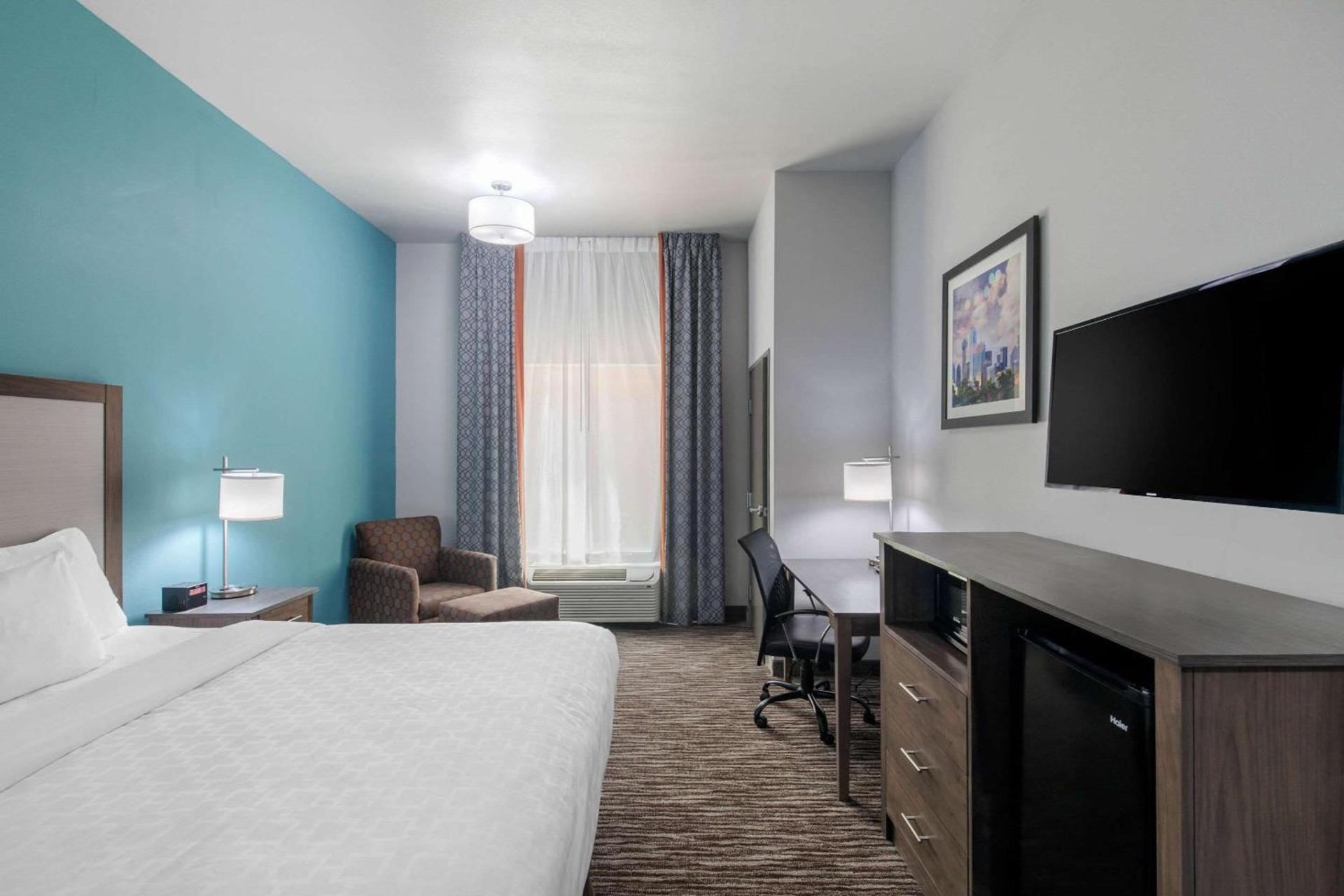 Clarion Inn & Suites DFW North photo 12