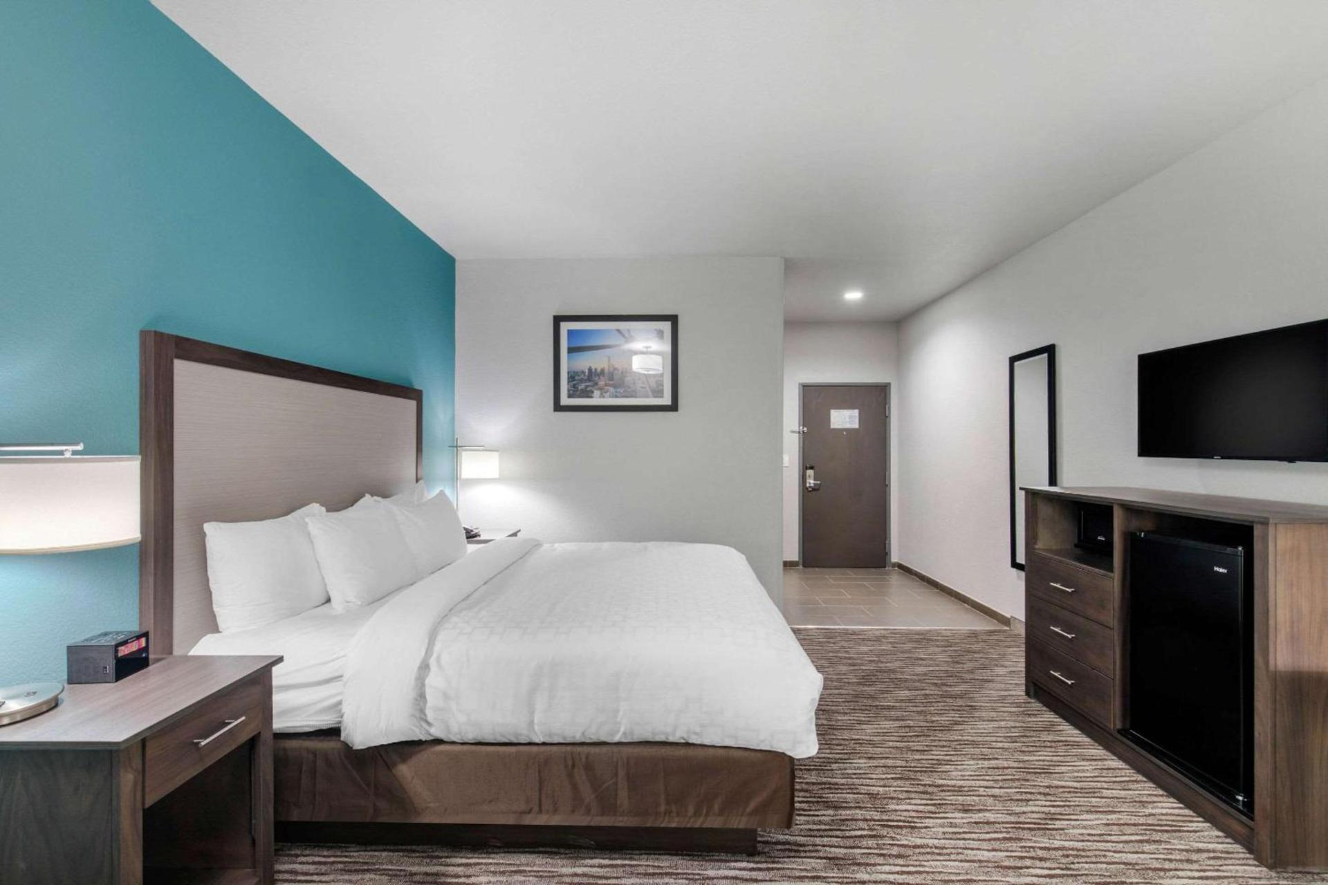 Clarion Inn & Suites DFW North photo 26