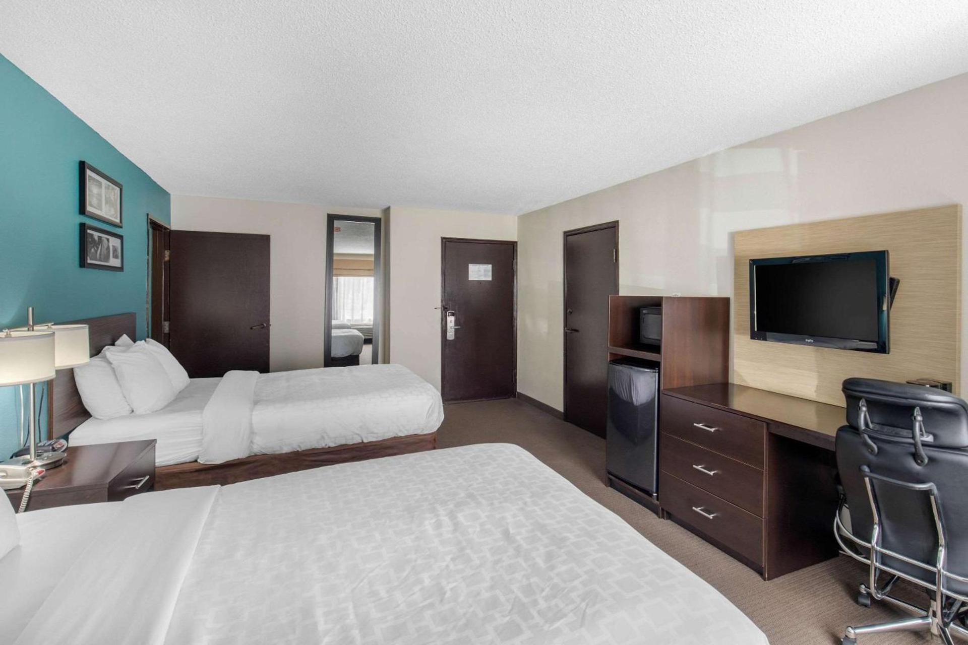 Clarion Inn & Suites DFW North photo 18
